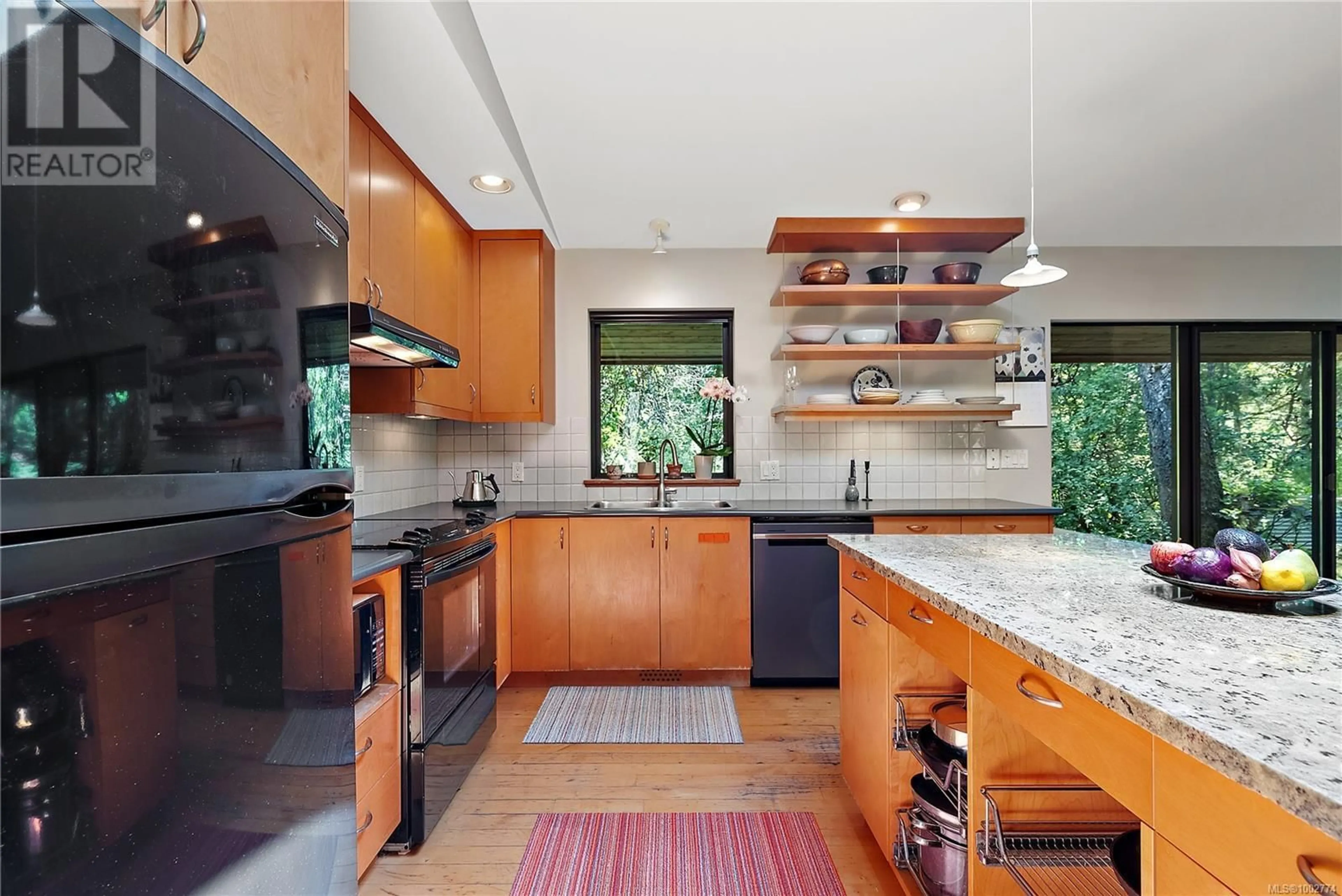 Contemporary kitchen, ceramic/tile floor for 295 VIADUCT AVENUE WEST, Saanich British Columbia V9E2B6