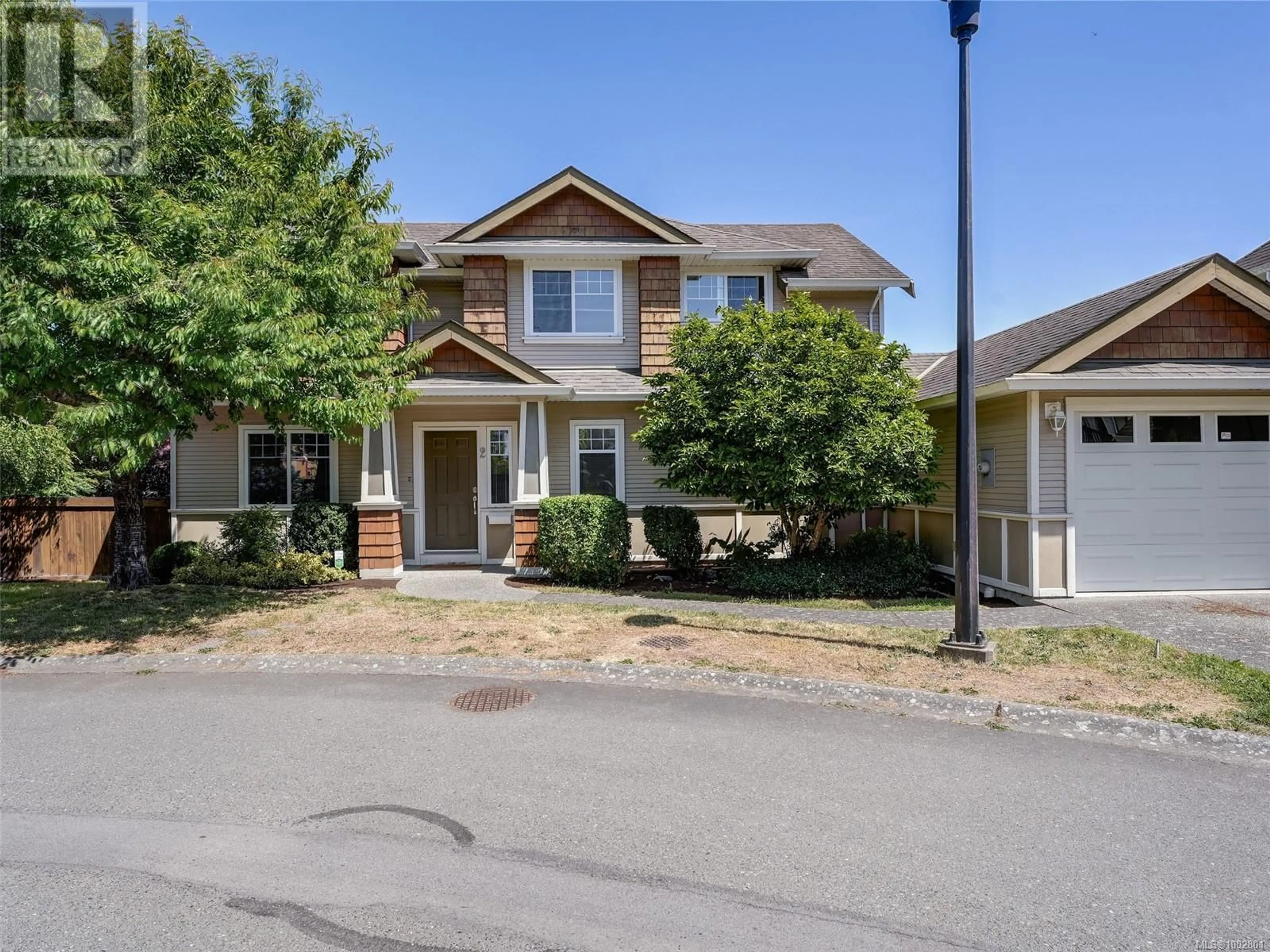 Home with vinyl exterior material, street for 2 - 921 COLVILLE ROAD, Esquimalt British Columbia V9A4P4