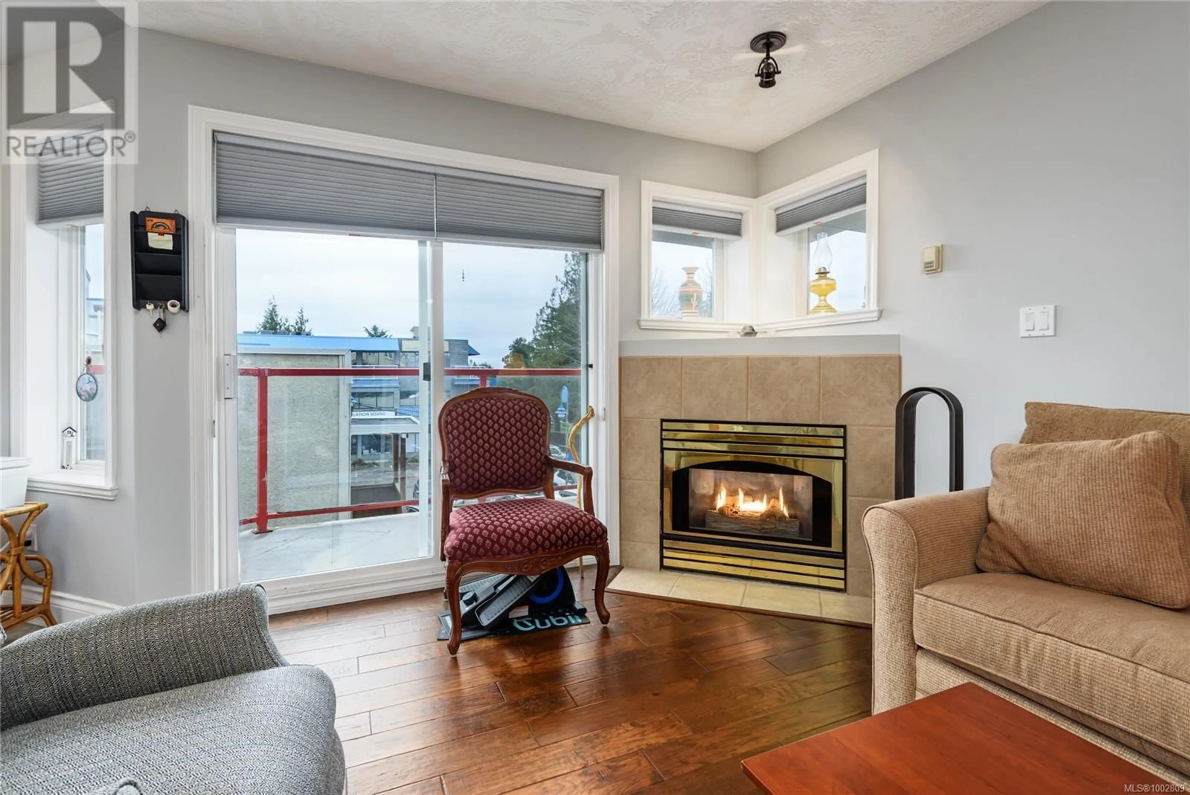 Living room with furniture, unknown for 201 - 1811 COMOX AVENUE, Comox British Columbia V9M3L9