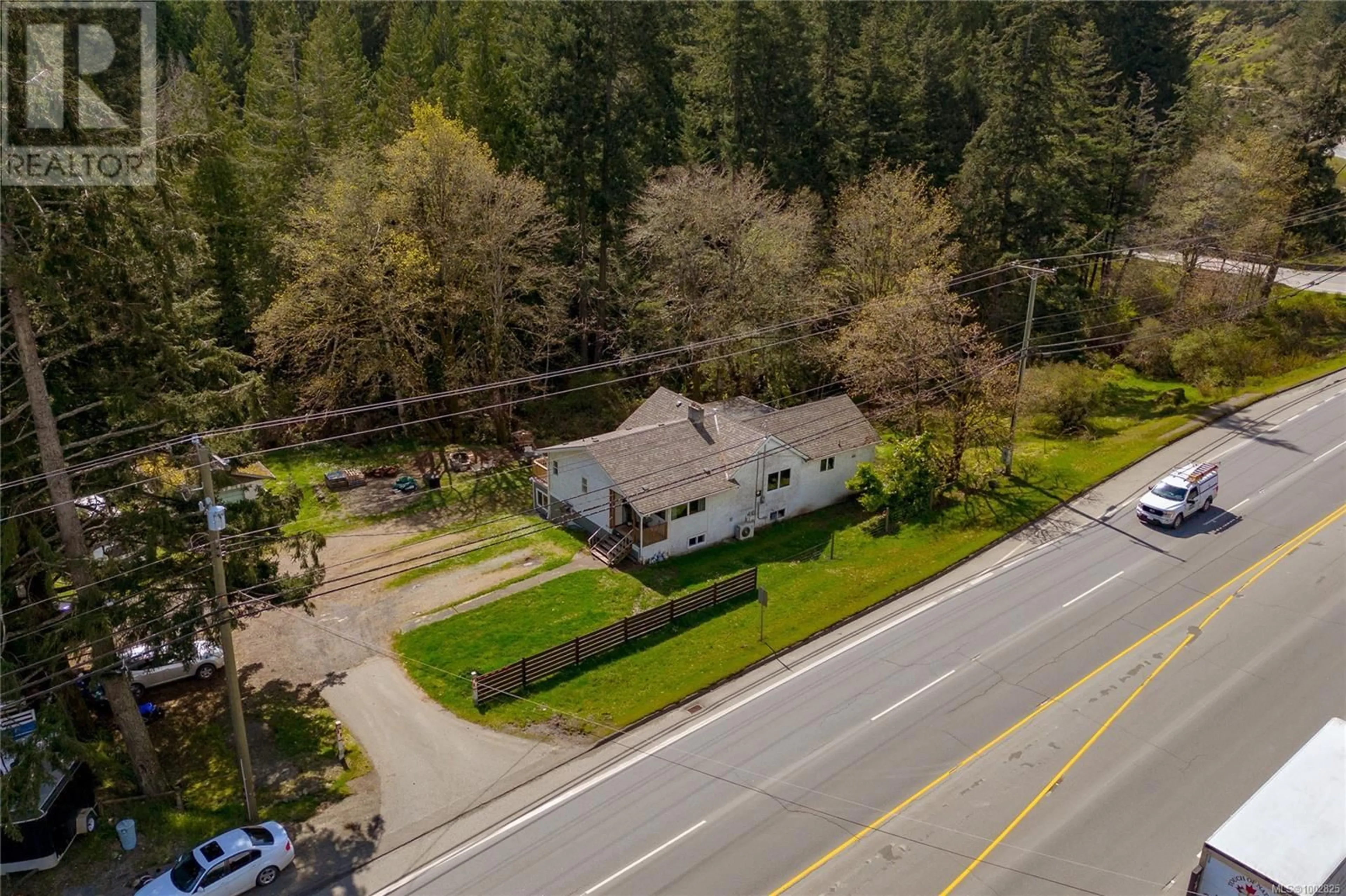 A pic from outside/outdoor area/front of a property/back of a property/a pic from drone, street for 3061 SOOKE ROAD, Langford British Columbia V9B5Y9