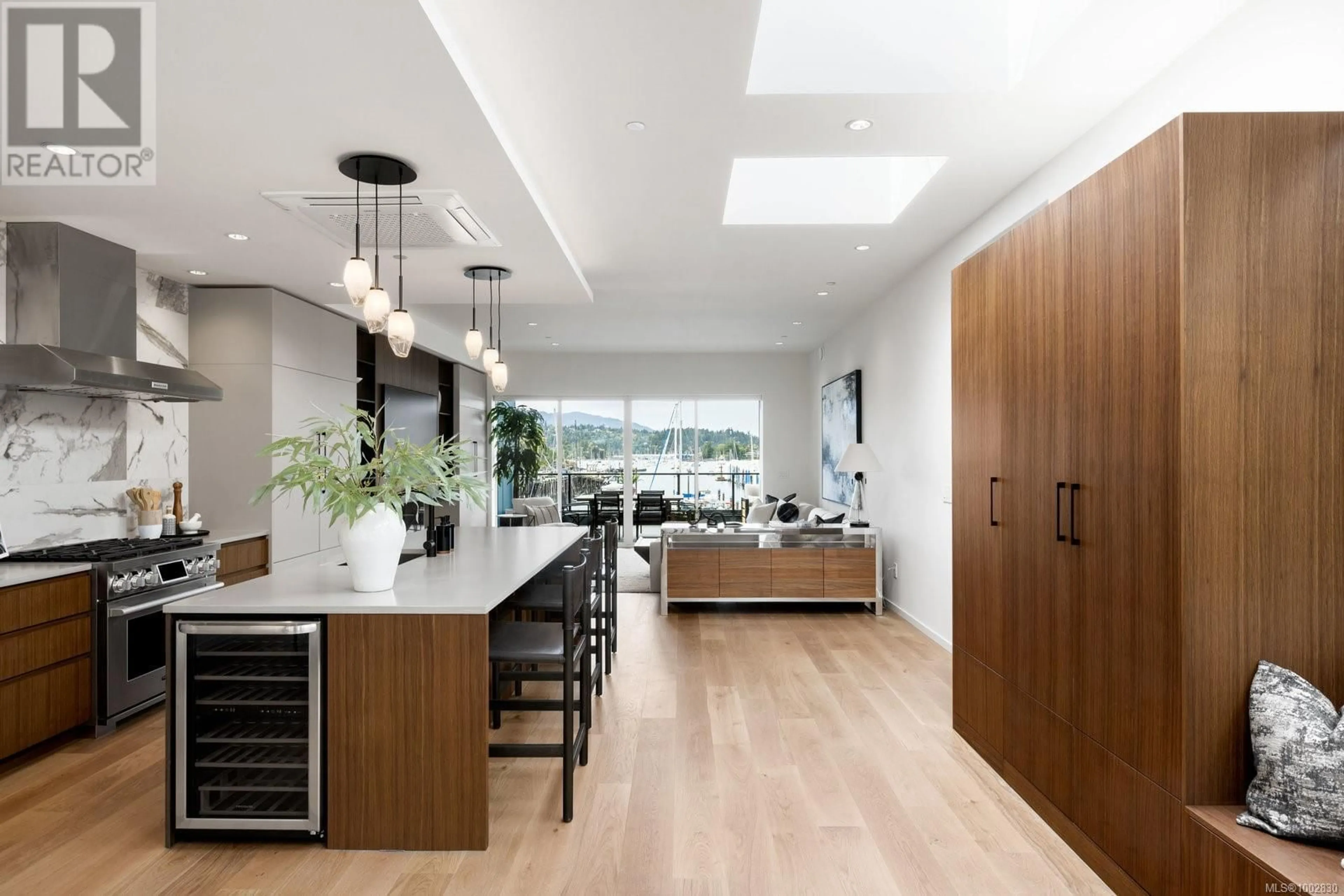 Contemporary kitchen, unknown for 201 - 2270 HARBOUR ROAD, Sidney British Columbia V8L2P6