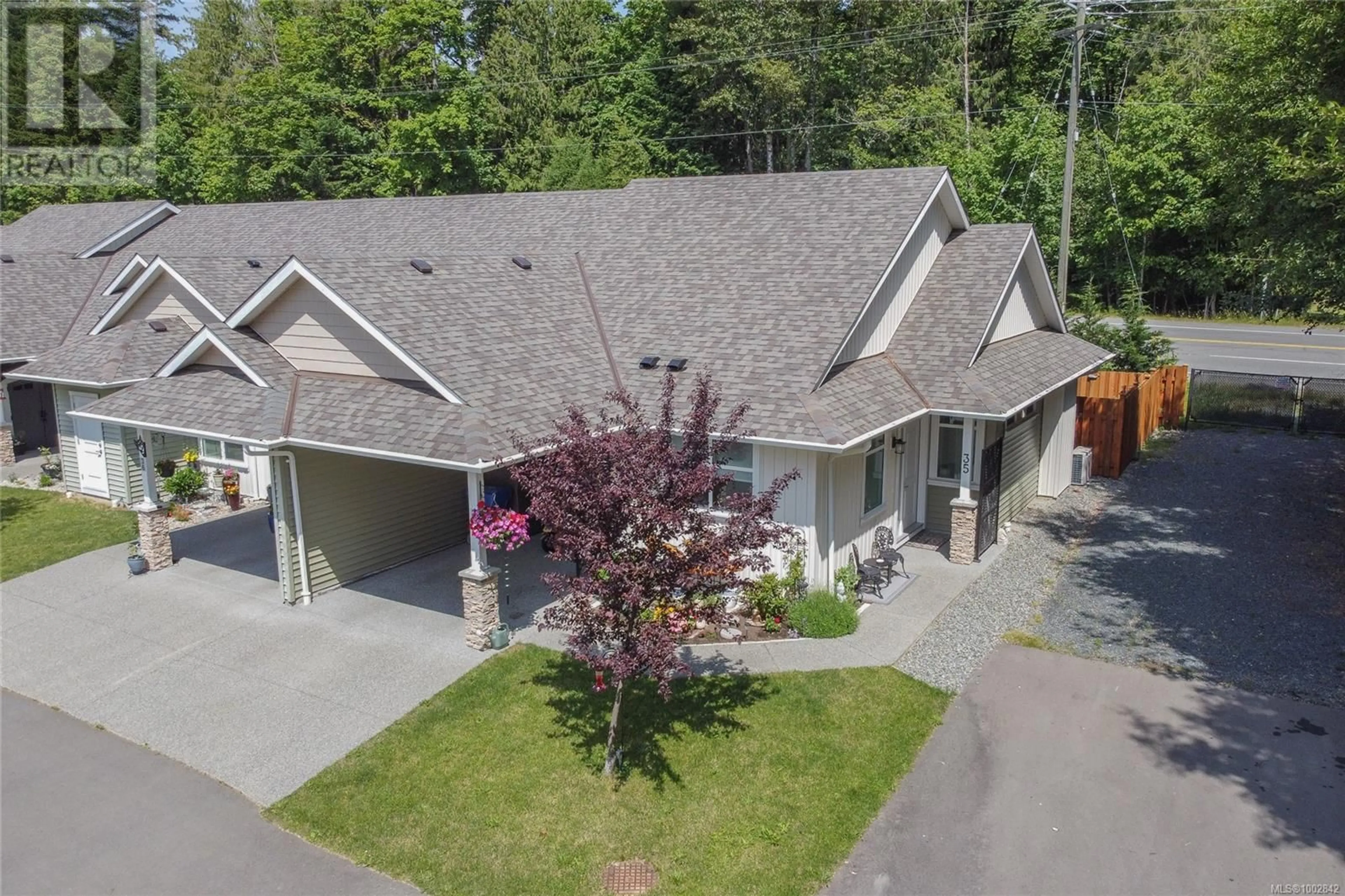 A pic from outside/outdoor area/front of a property/back of a property/a pic from drone, unknown for 35 - 300 GROSSKLEG WAY, Lake Cowichan British Columbia V0R2G1