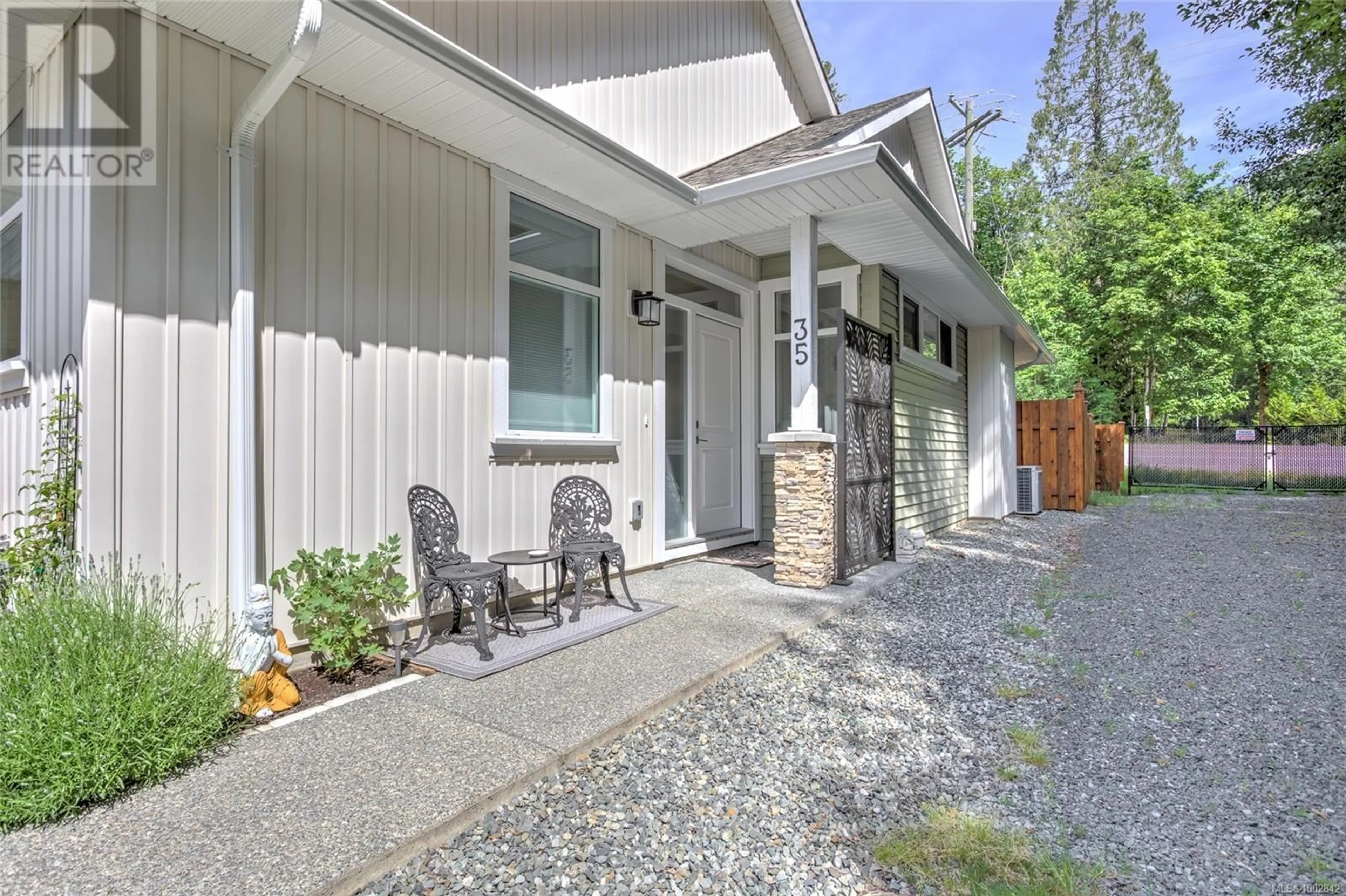Patio, street for 35 - 300 GROSSKLEG WAY, Lake Cowichan British Columbia V0R2G1