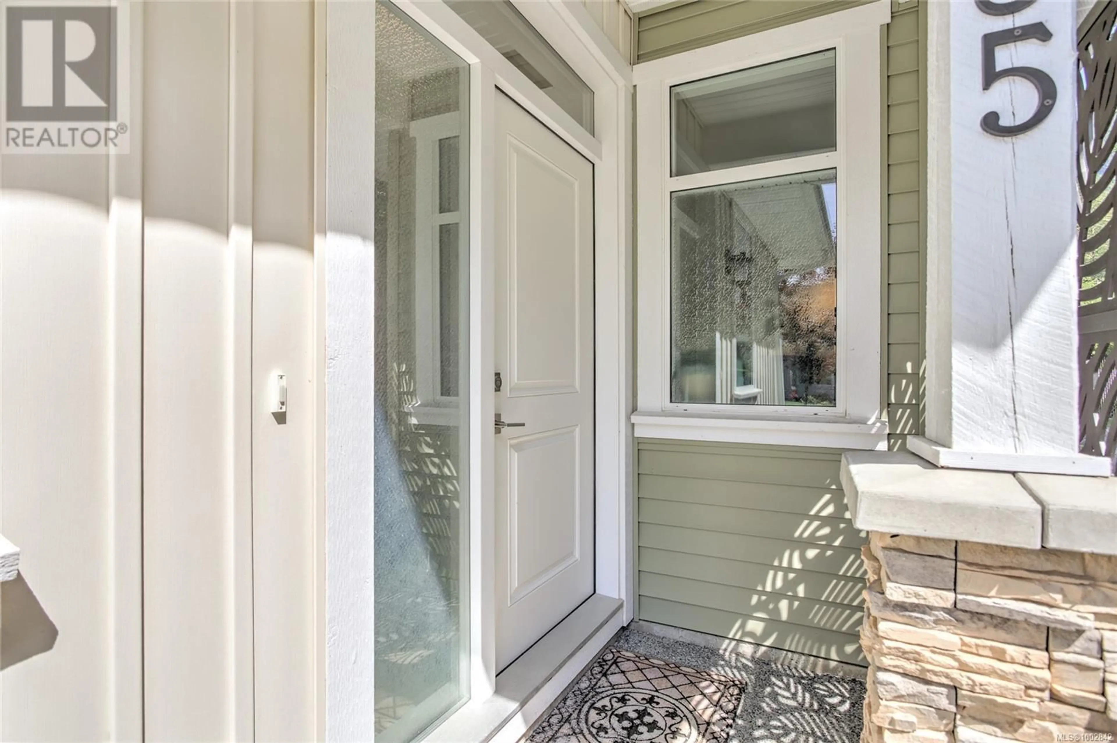 Indoor entryway for 35 - 300 GROSSKLEG WAY, Lake Cowichan British Columbia V0R2G1