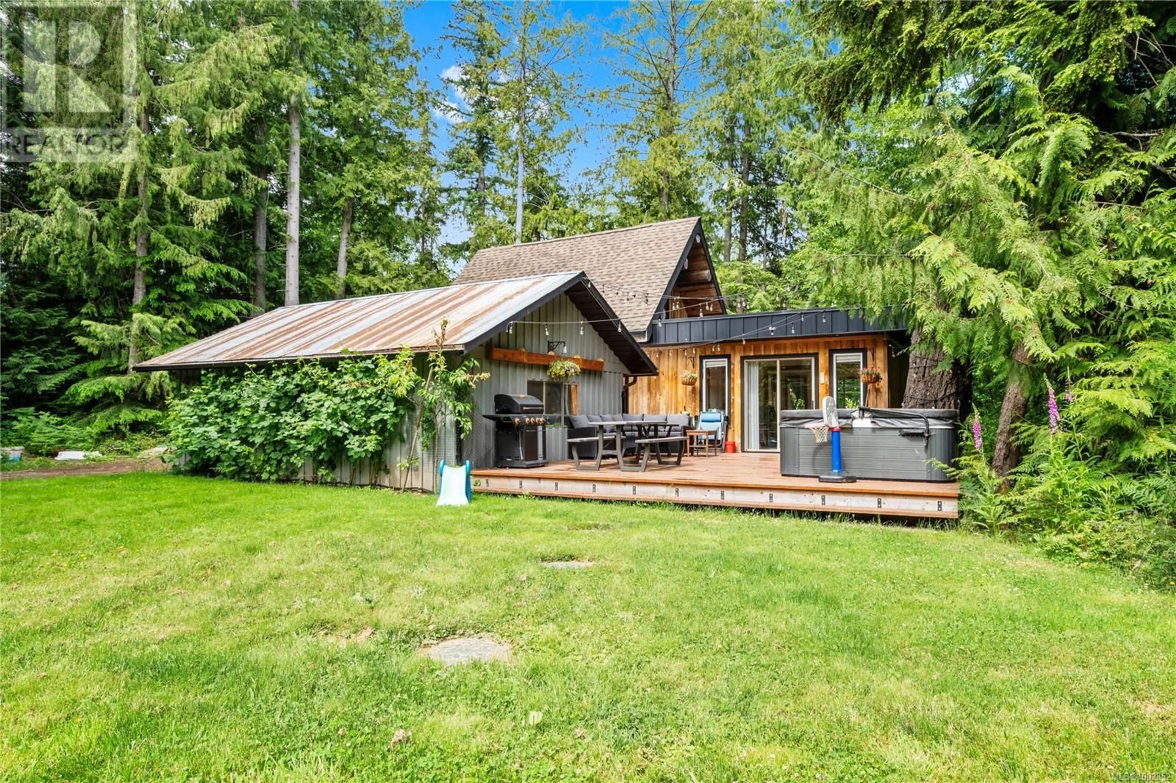 Patio, unknown for 1186 CHATSWORTH ROAD, Whiskey Creek British Columbia V9K1V6