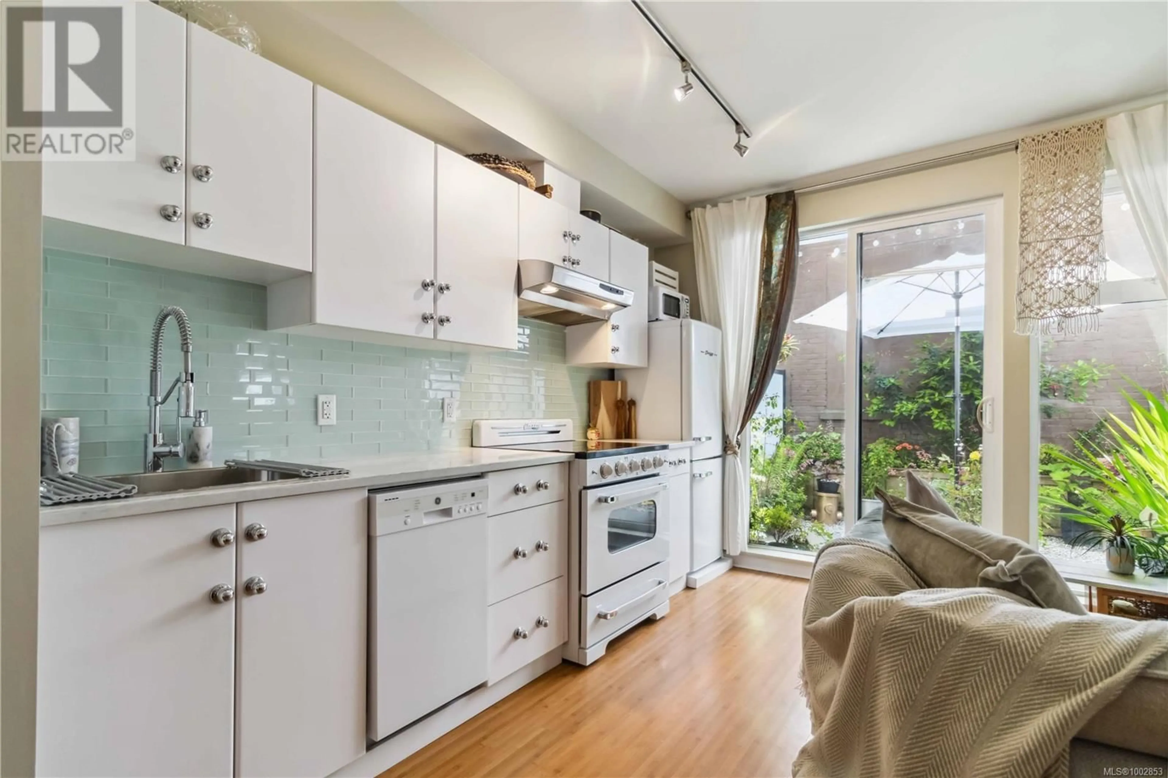 Open concept kitchen, unknown for 103 - 1007 JOHNSON STREET, Victoria British Columbia V8V3N6