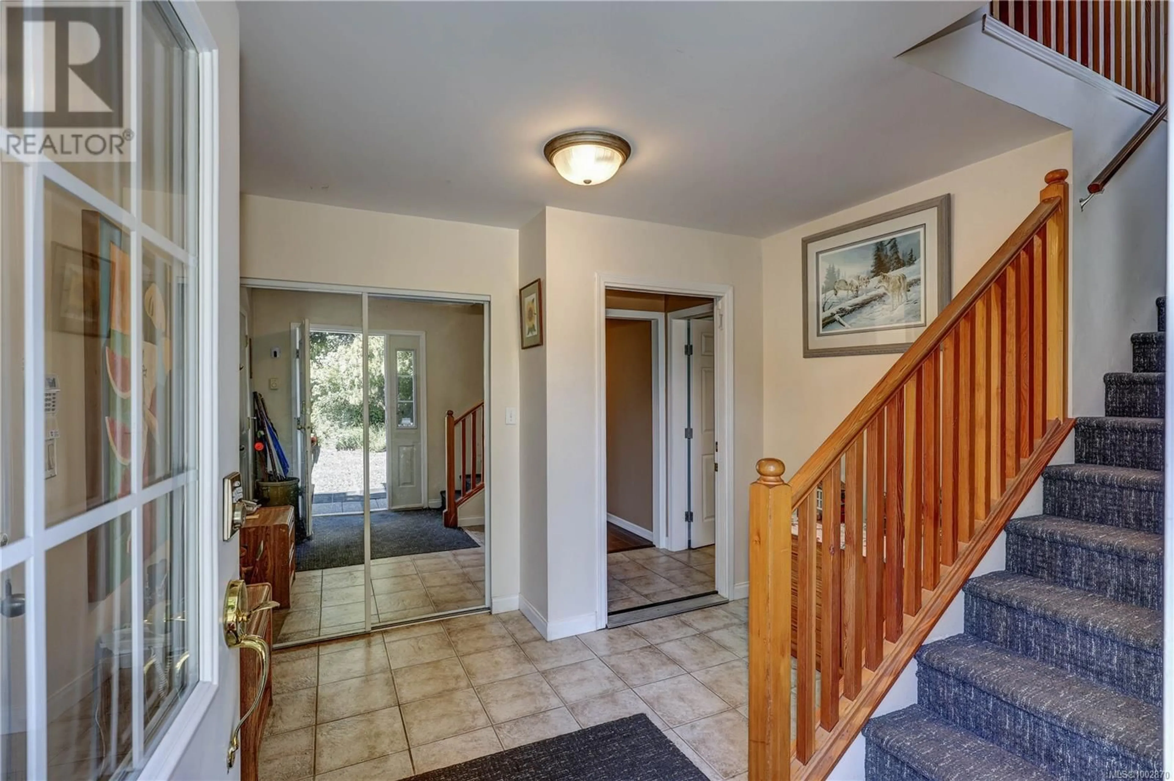 Indoor foyer for 4840 BLUE HERON DRIVE, Bowser British Columbia V0R1G0
