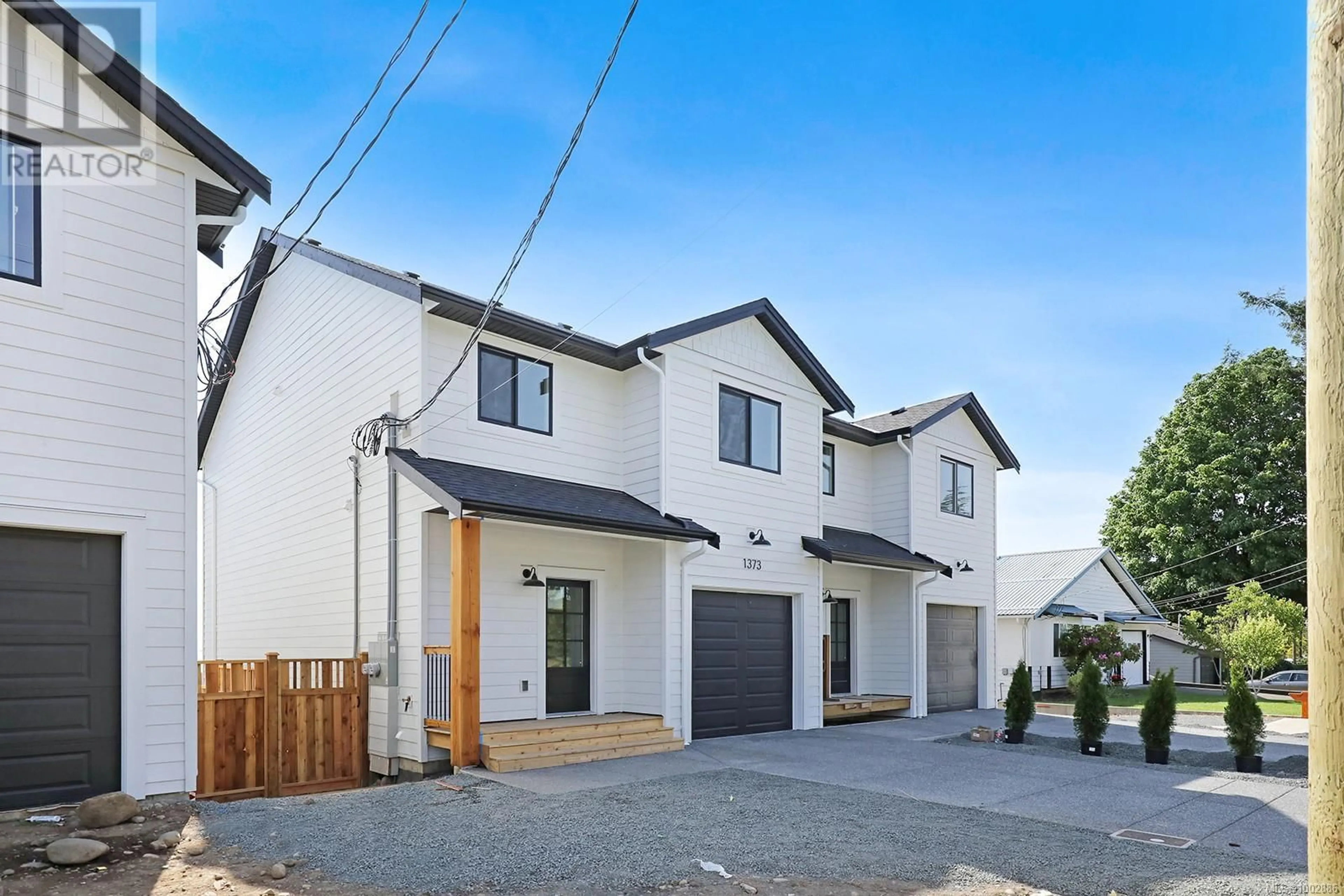 A pic from outside/outdoor area/front of a property/back of a property/a pic from drone, street for B - 1373 GALERNO ROAD, Campbell River British Columbia V9W1J8