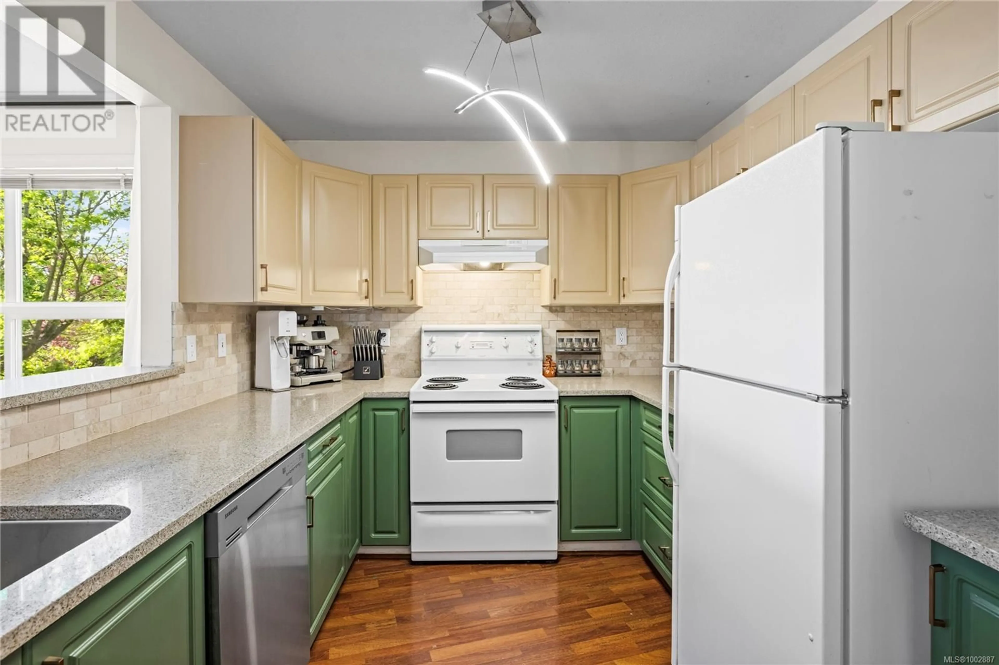 Standard kitchen, unknown for 201 - 650 PRIDEAUX STREET, Nanaimo British Columbia V9R2P1