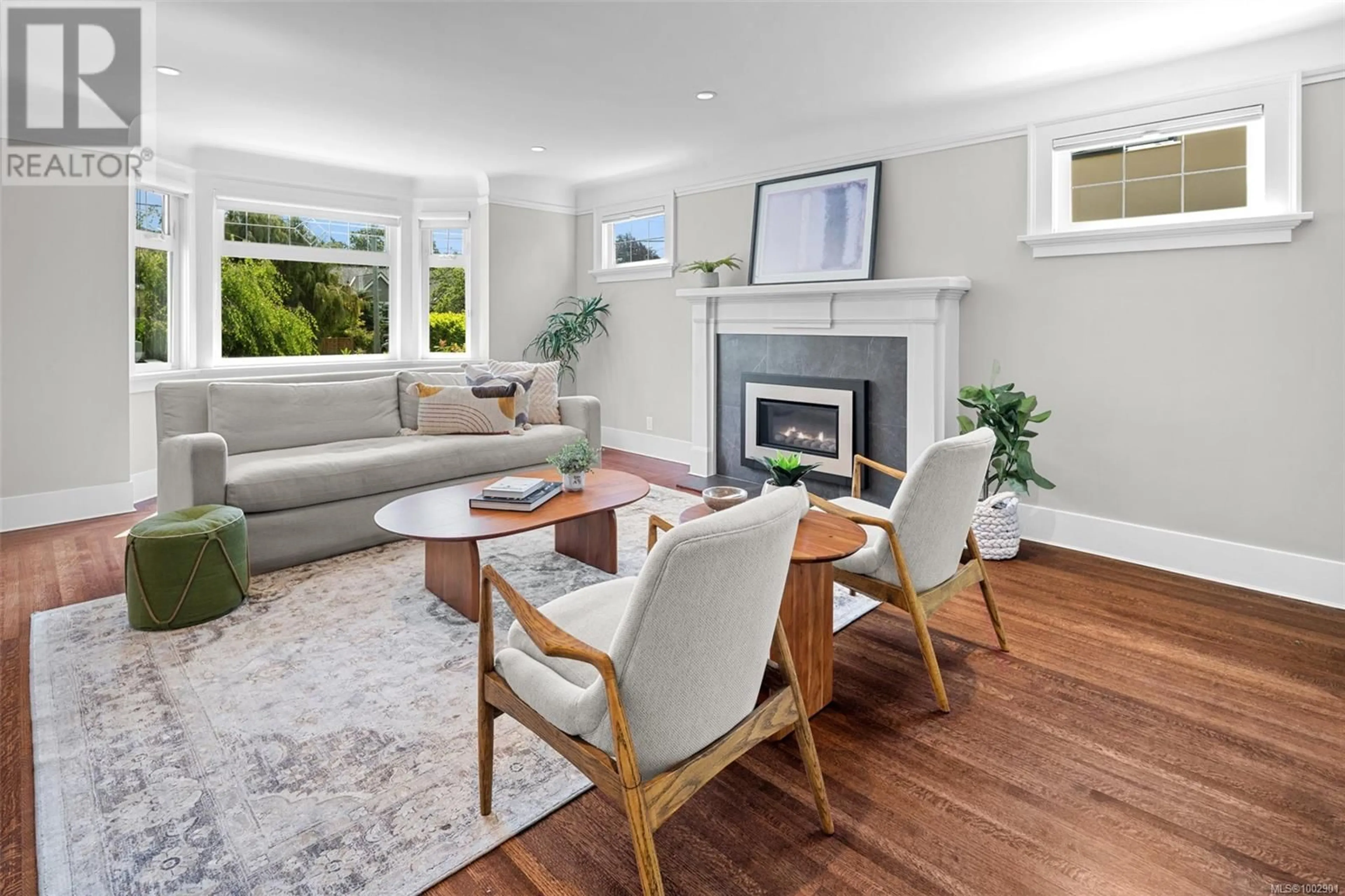 Living room with furniture, unknown for 750 ISLAND ROAD, Oak Bay British Columbia V8S2T9