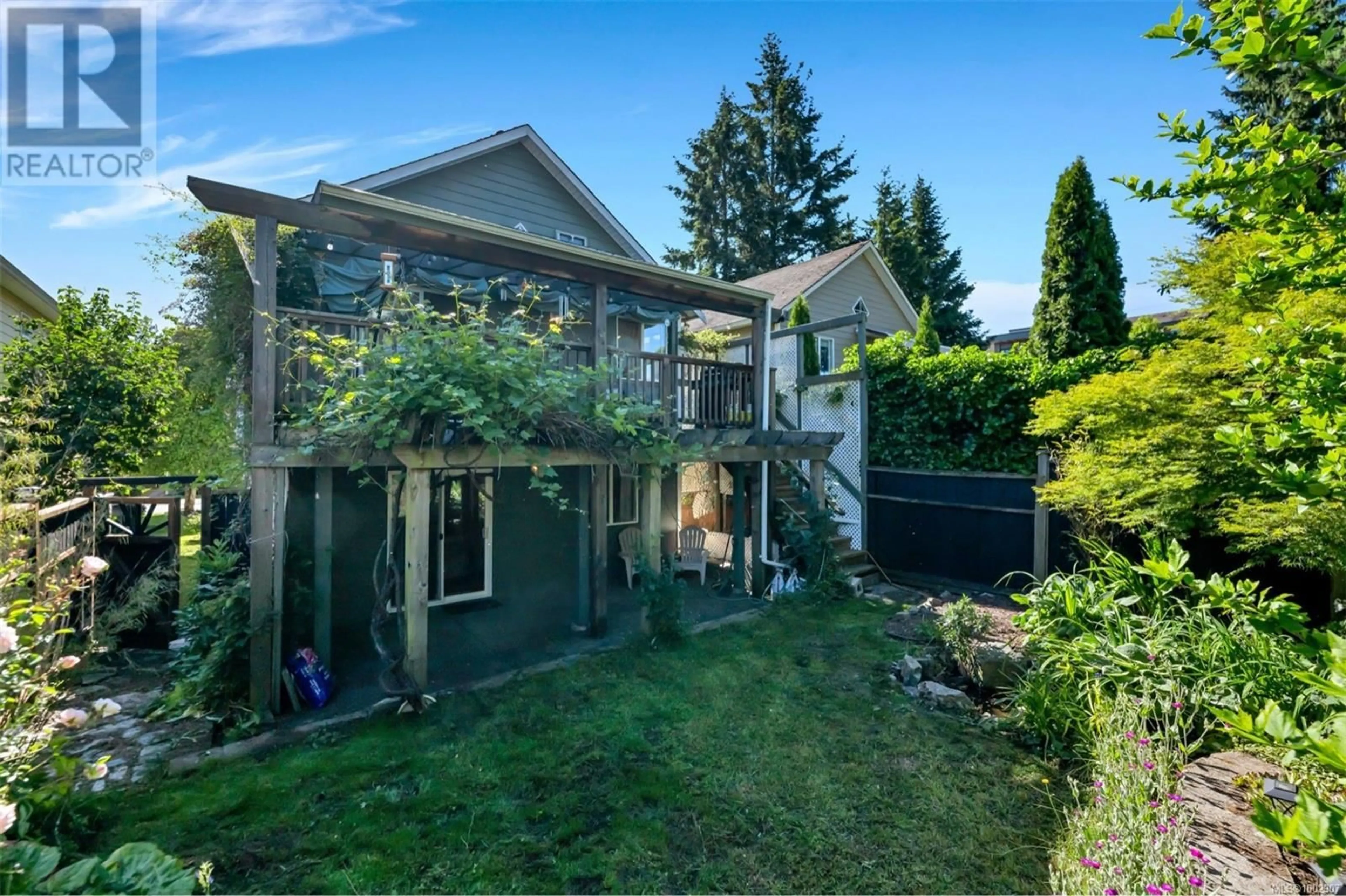 A pic from outside/outdoor area/front of a property/back of a property/a pic from drone, unknown for 2336 HOYLAKE CRESCENT, Langford British Columbia V9B6K5