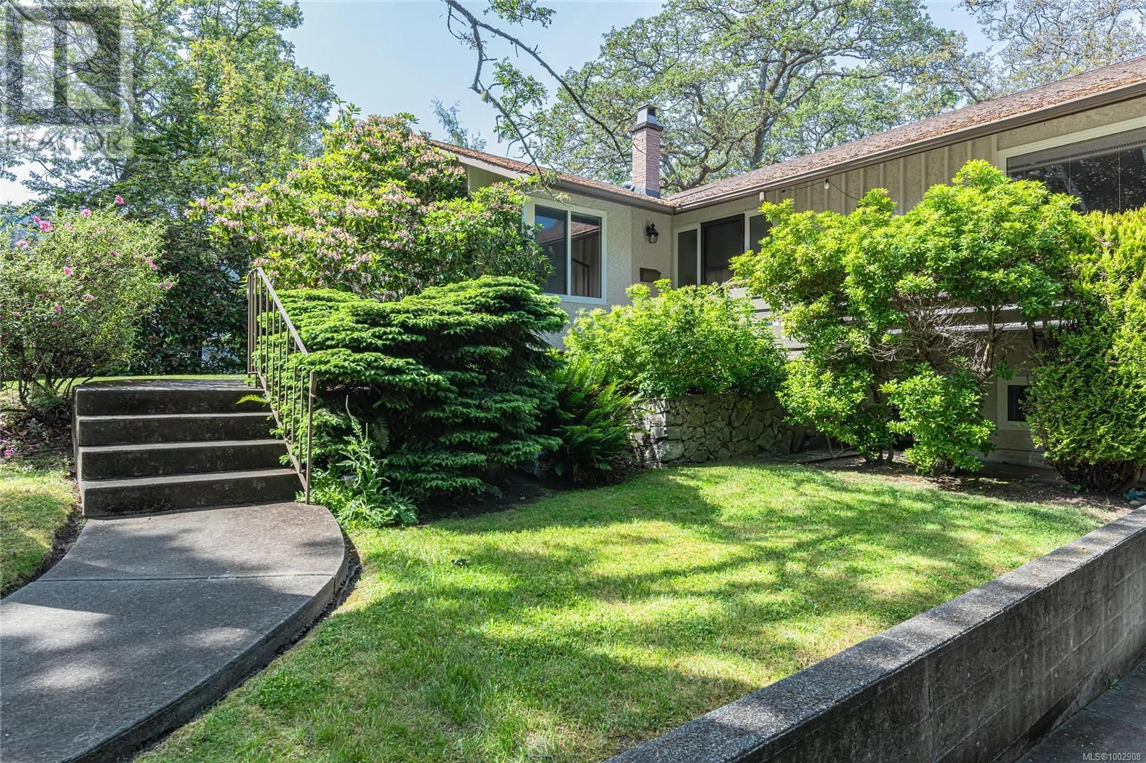 Patio, street for 2096 KENDAL AVENUE, Oak Bay British Columbia V8P1R9