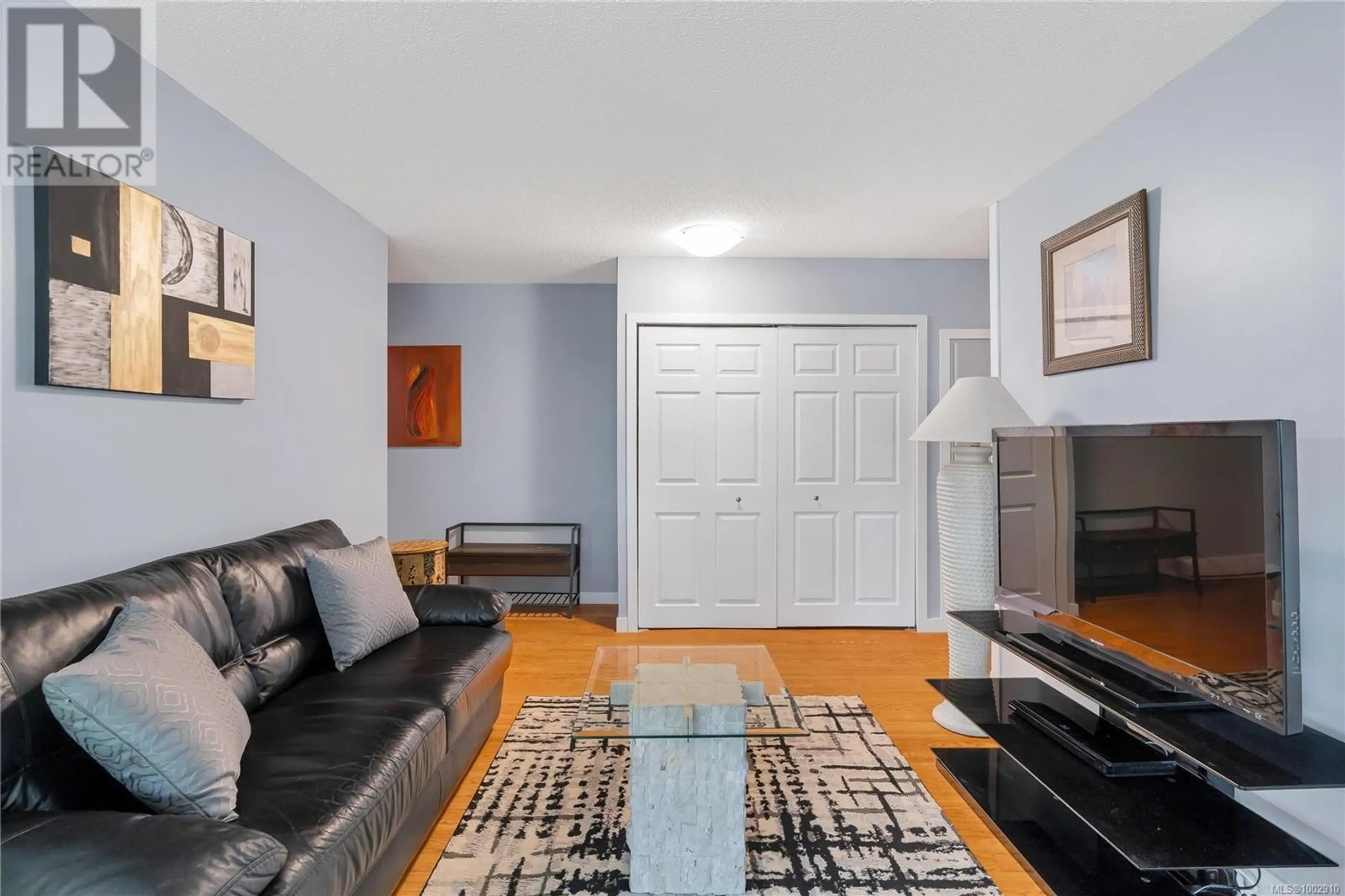 Living room with furniture, unknown for 103 - 241 MCKINSTRY ROAD, Duncan British Columbia V9L3L3