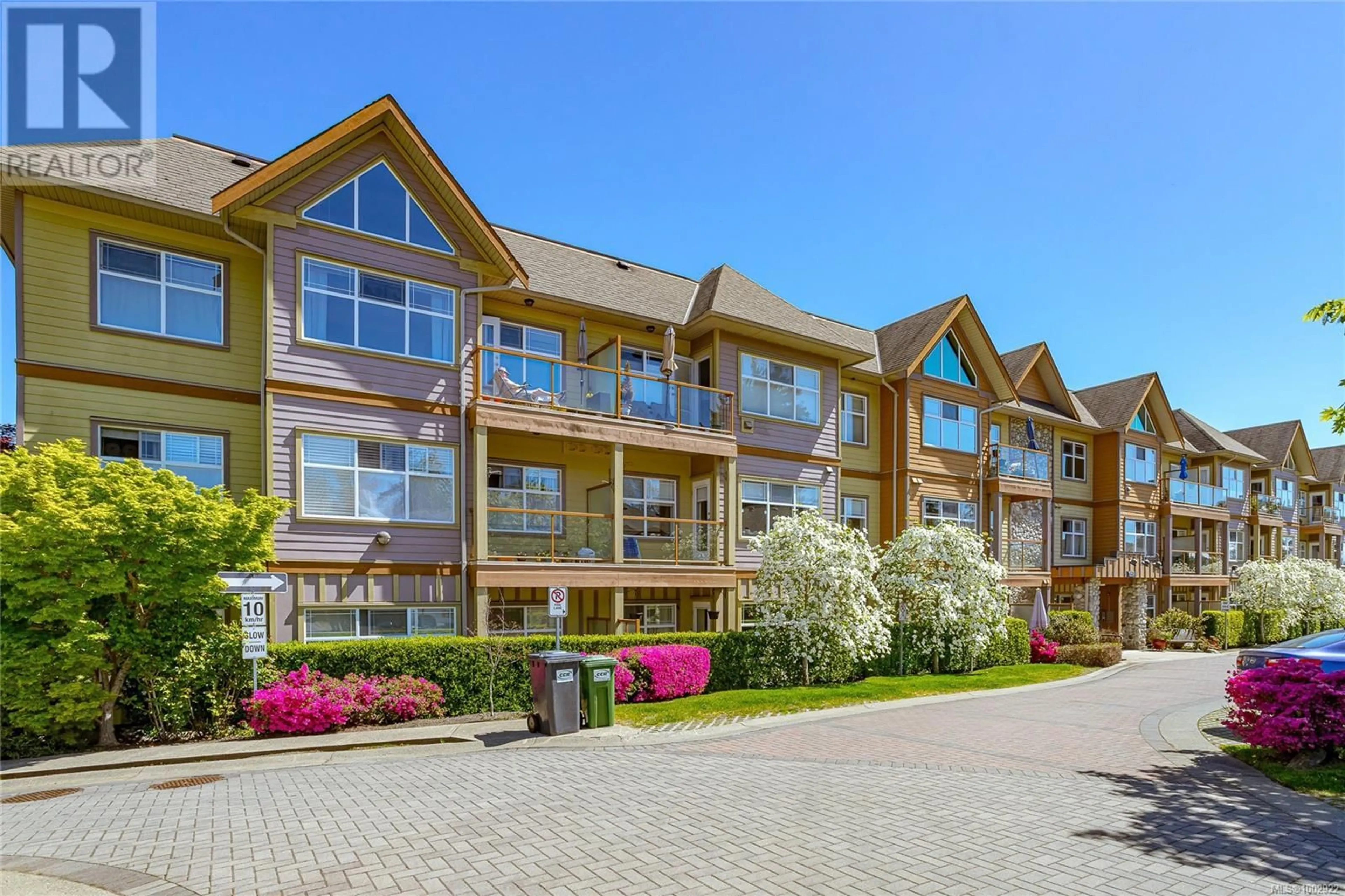 Patio, unknown for 210 - 1959 POLO PARK COURT, Central Saanich British Columbia V8M2K1
