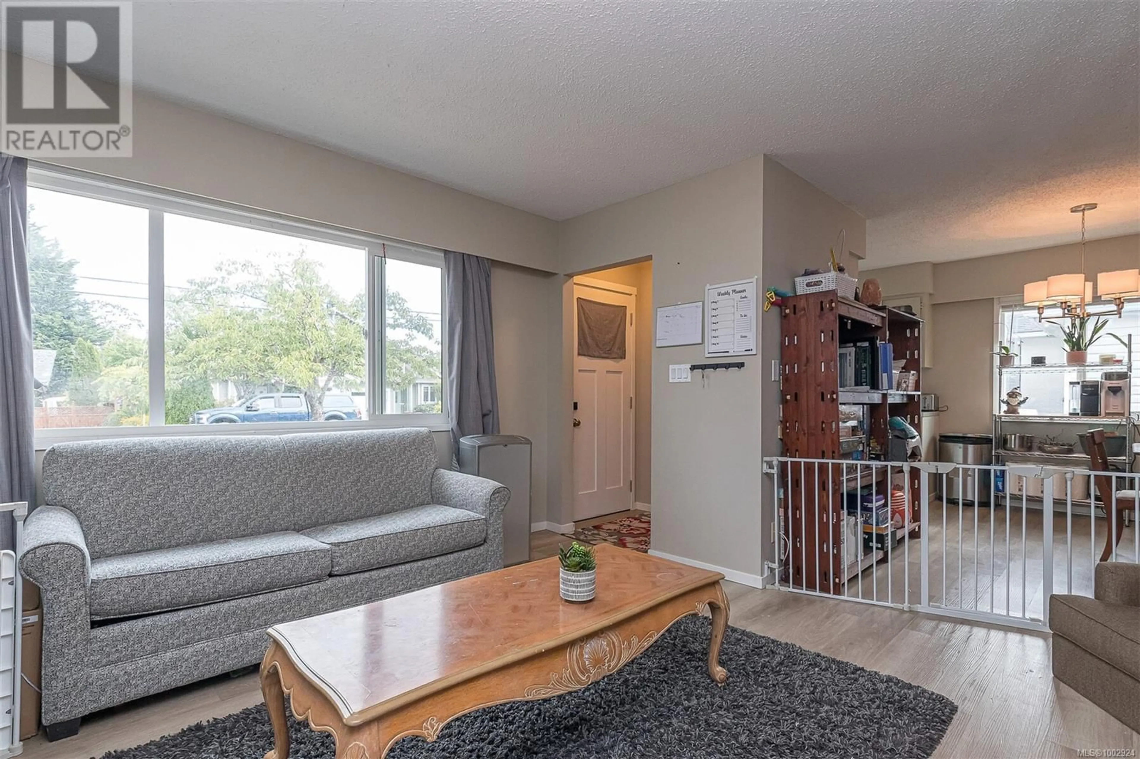 Living room with furniture, unknown for AMELIA AVENUE, Sidney British Columbia V8L2H5