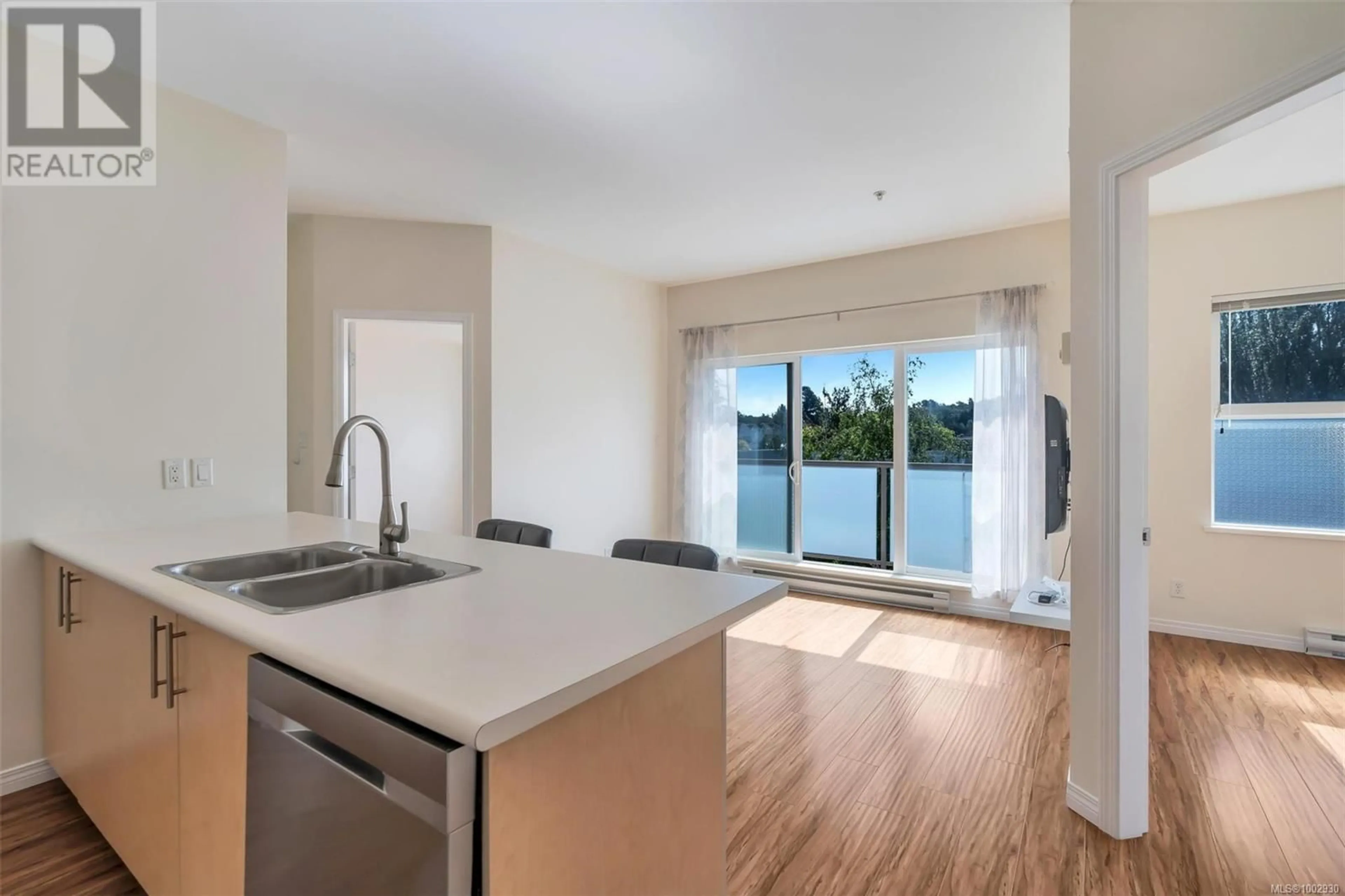 Open concept kitchen, unknown for 315 - 1550 CHURCH AVENUE, Saanich British Columbia V8P2H1