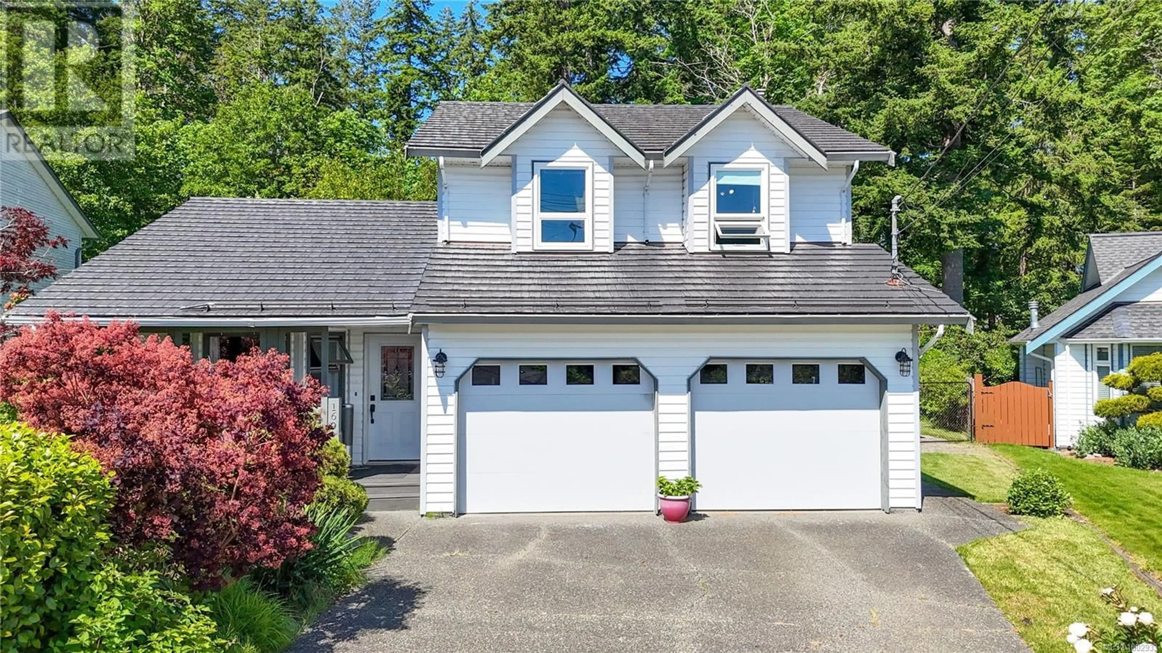 Home with vinyl exterior material, street for 1692 MEADOWBROOK DRIVE, Campbell River British Columbia V9W7E7