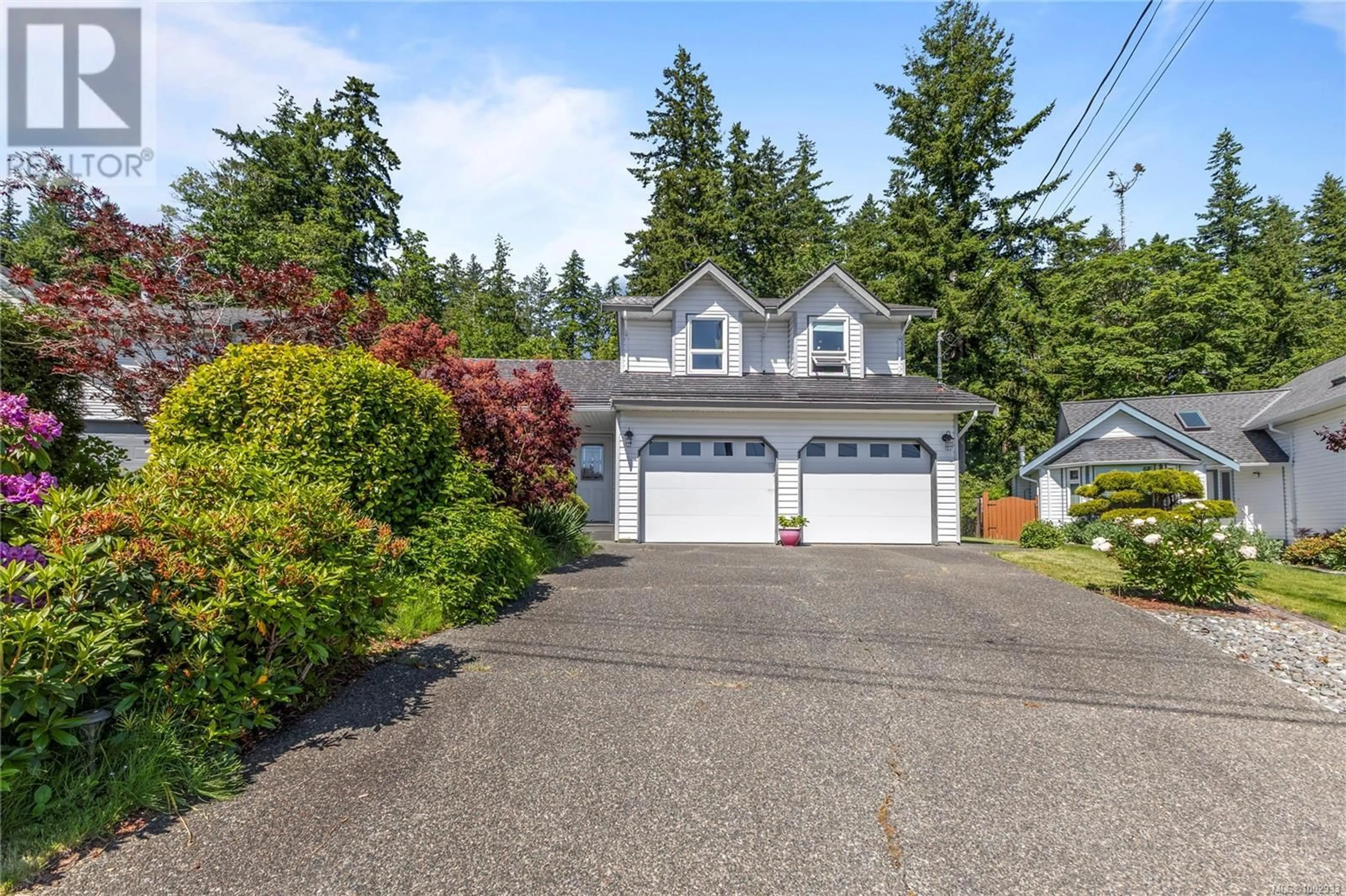 Home with vinyl exterior material, street for 1692 MEADOWBROOK DRIVE, Campbell River British Columbia V9W7E7