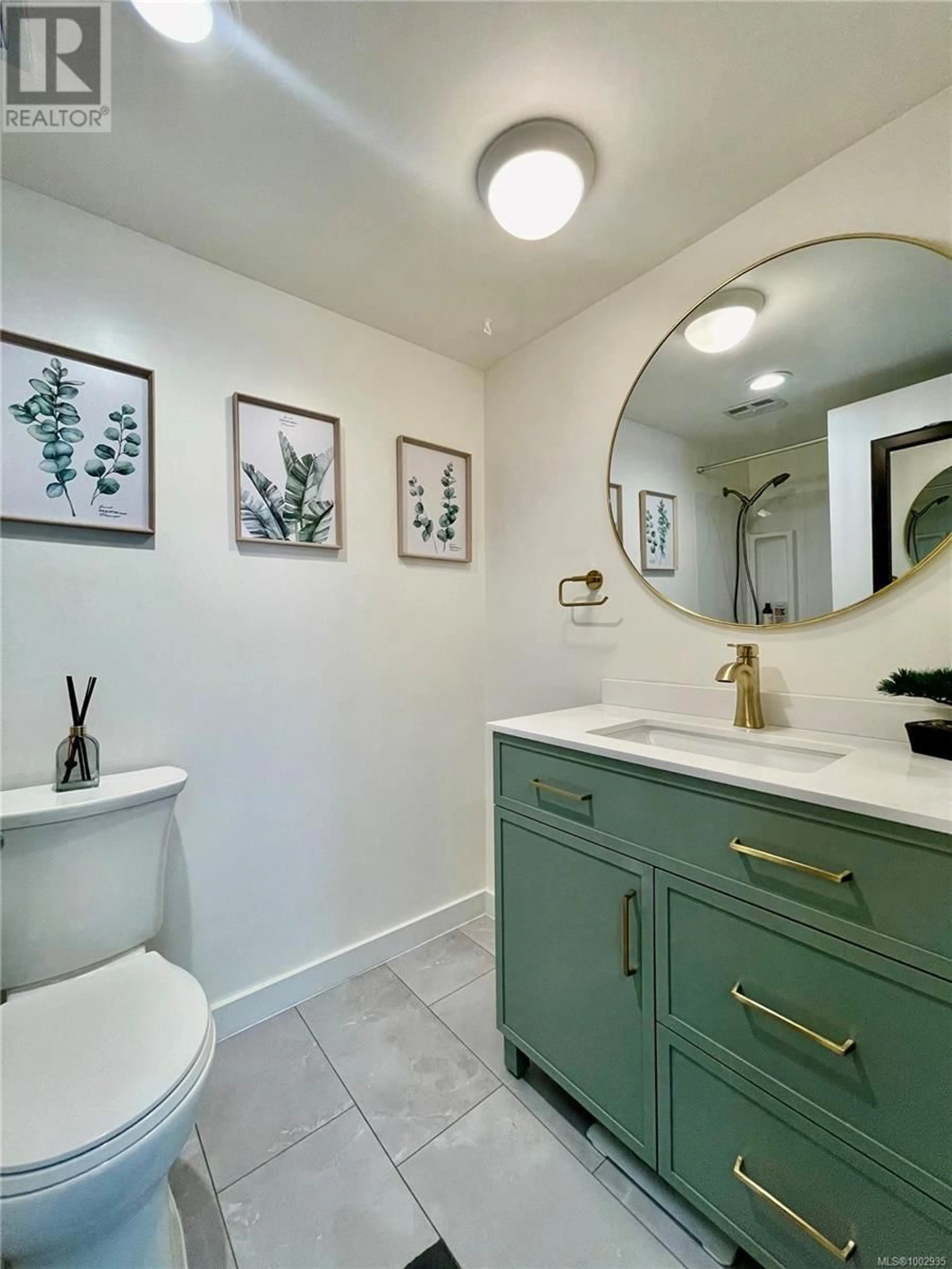 Contemporary bathroom, ceramic/tile floor for 359 - 2930 WASHINGTON AVENUE, Victoria British Columbia V9A1P5