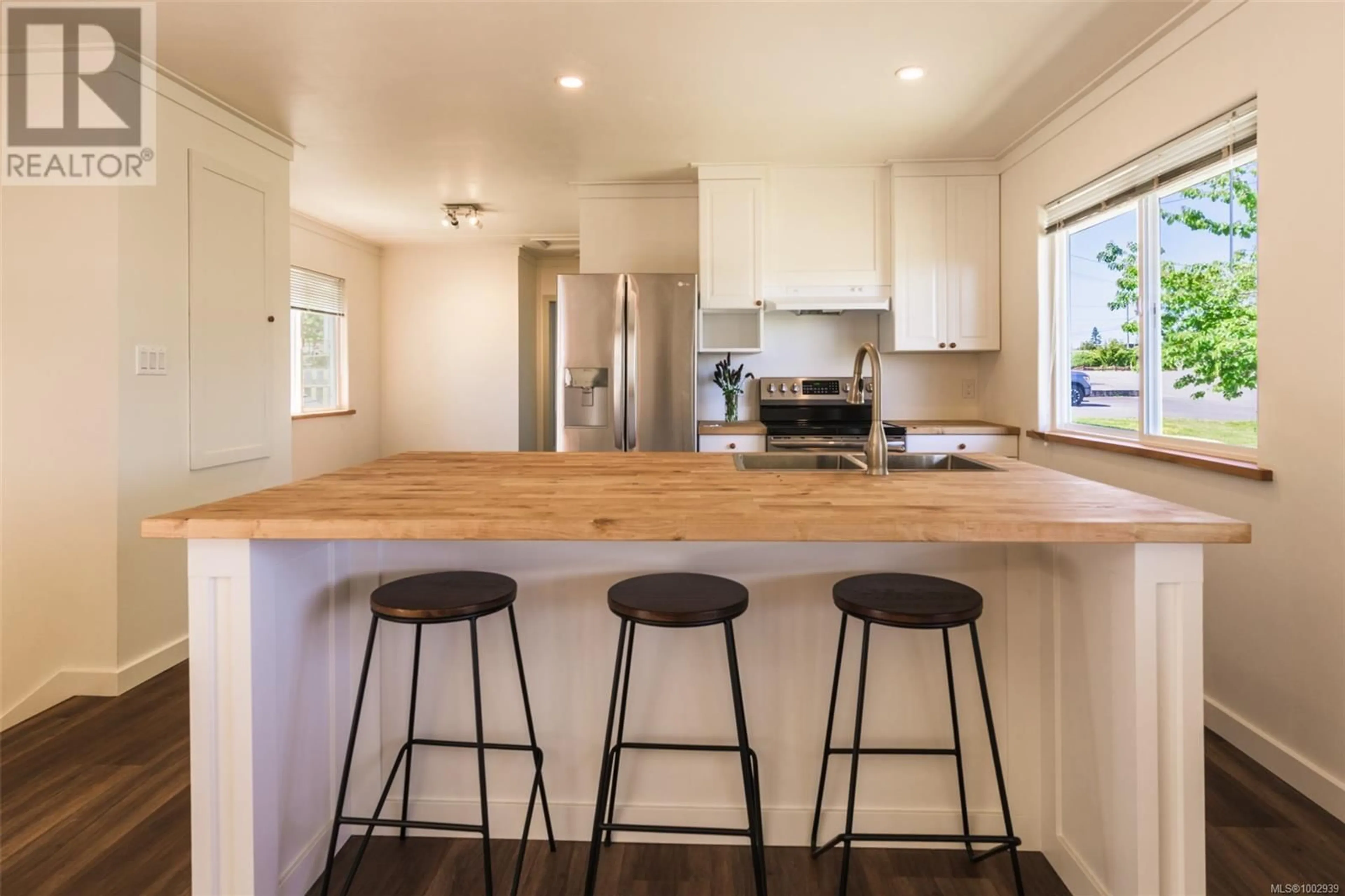 Open concept kitchen, unknown for 2546 HADDINGTON CRESCENT, Port McNeill British Columbia V0N2R0