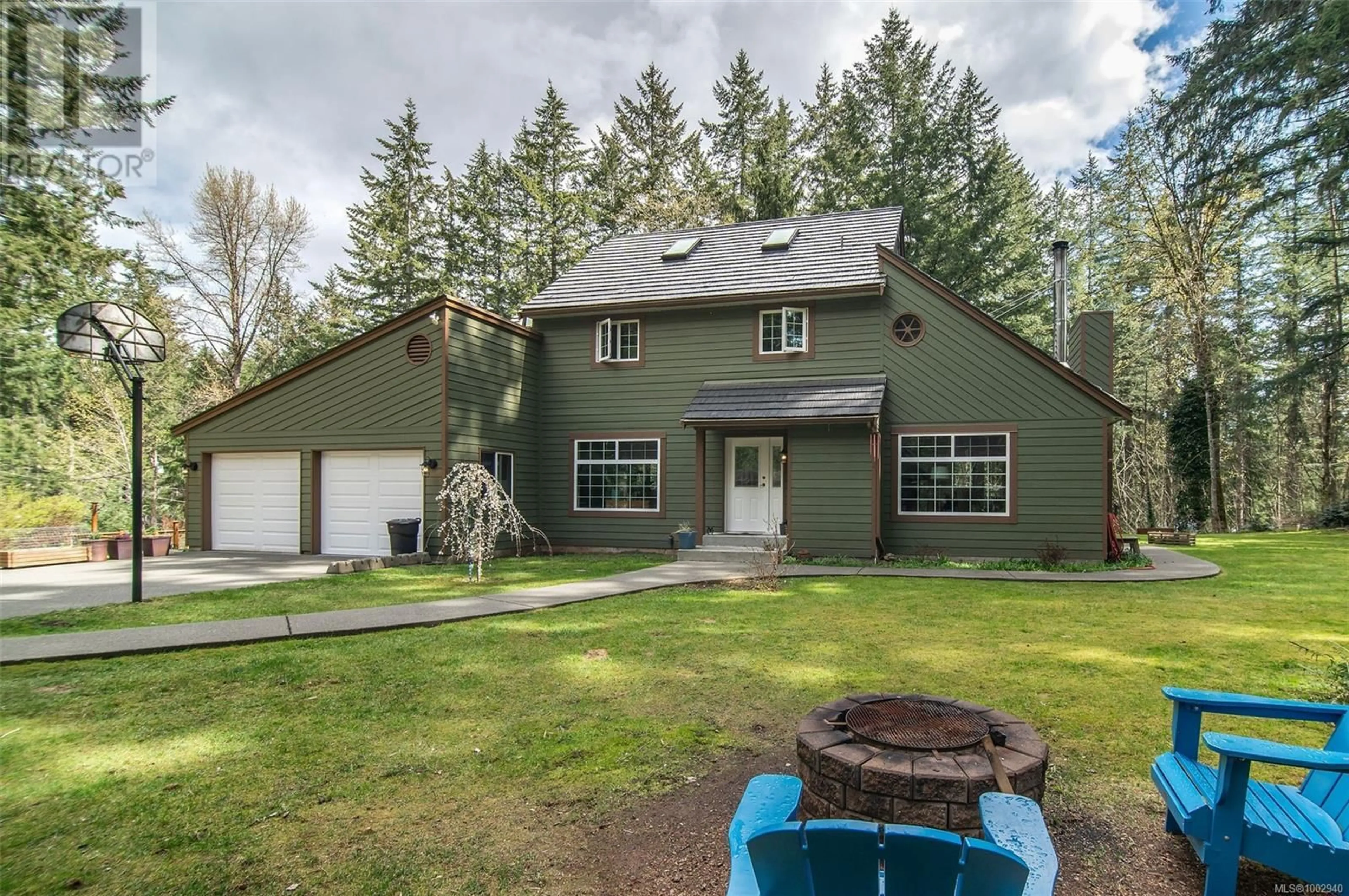 Home with vinyl exterior material, unknown for 3835 JAMES CRESCENT, Black Creek British Columbia V9J1G1