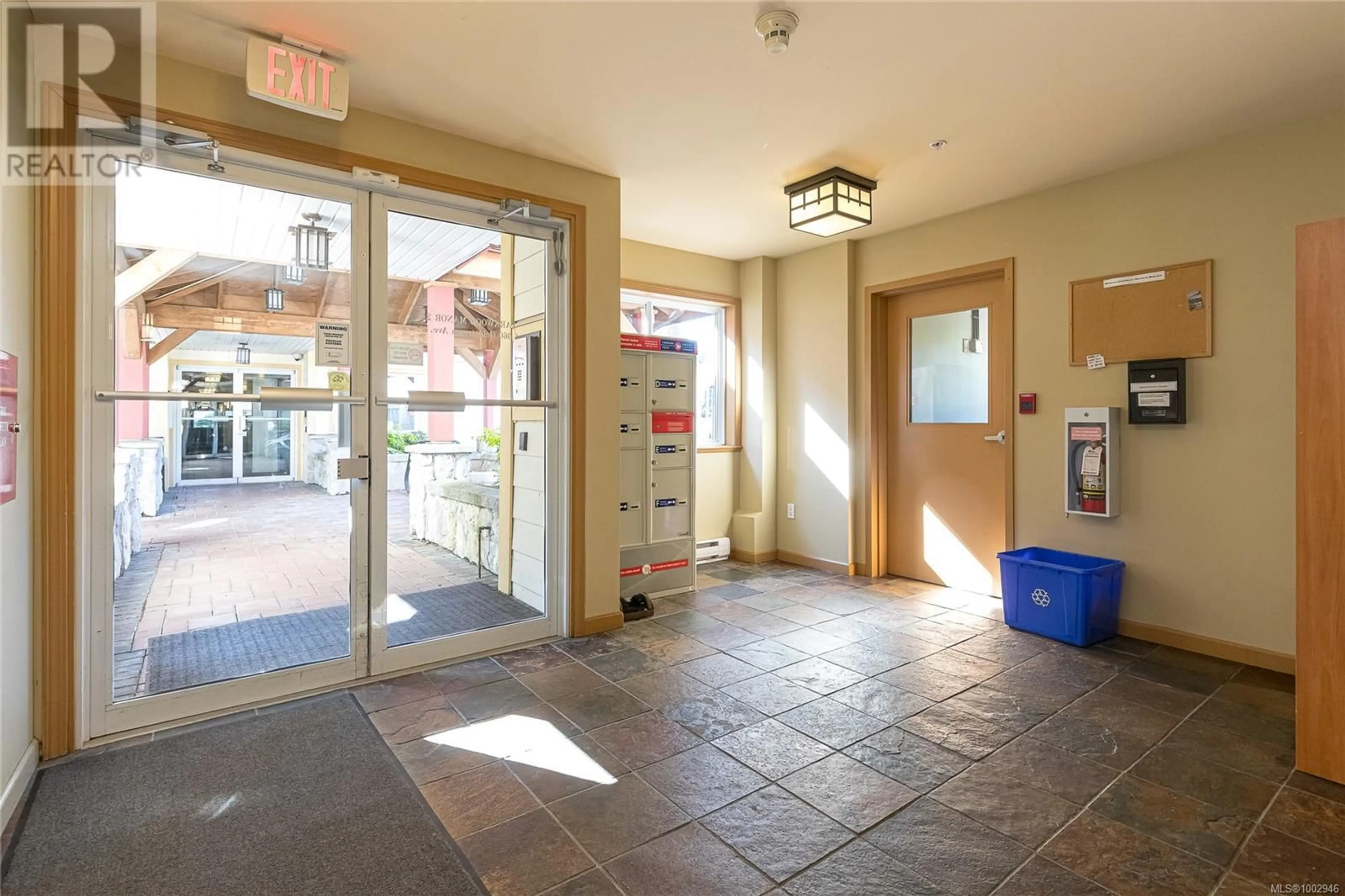 Indoor foyer for 304 - 360 GOLDSTREAM AVENUE, Colwood British Columbia V9B2W3
