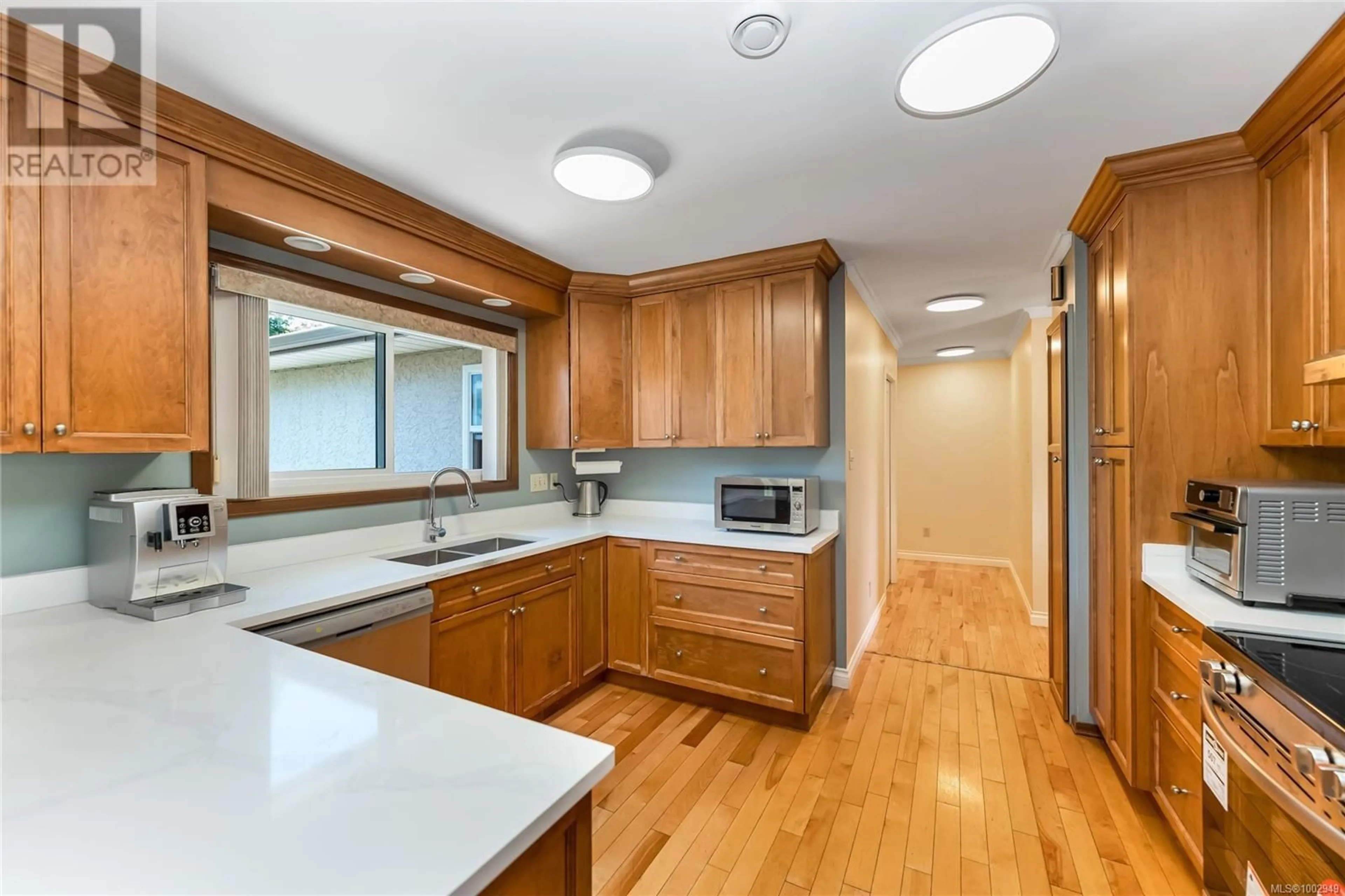Unknown for 1808 VALENCIA PLACE, Saanich British Columbia V8N5W1