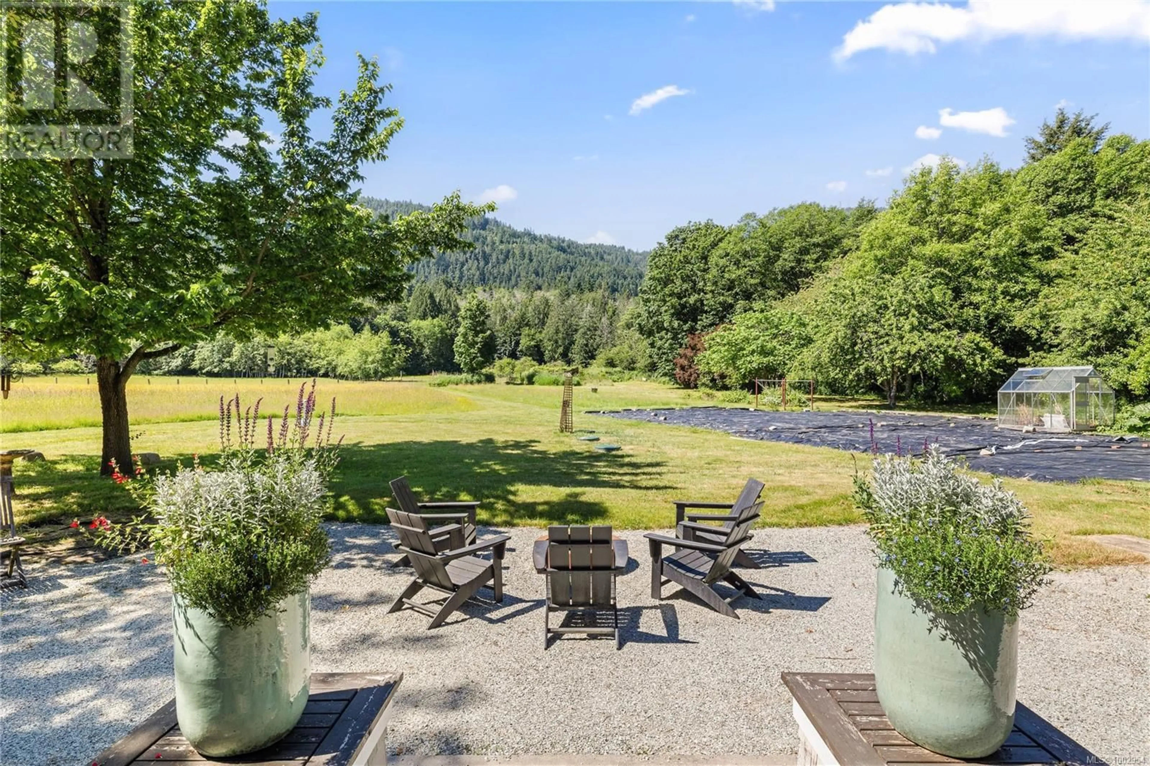 Patio, water/lake/river/ocean view for 2454 FULFORD-GANGES ROAD, Salt Spring British Columbia V8K1Z4