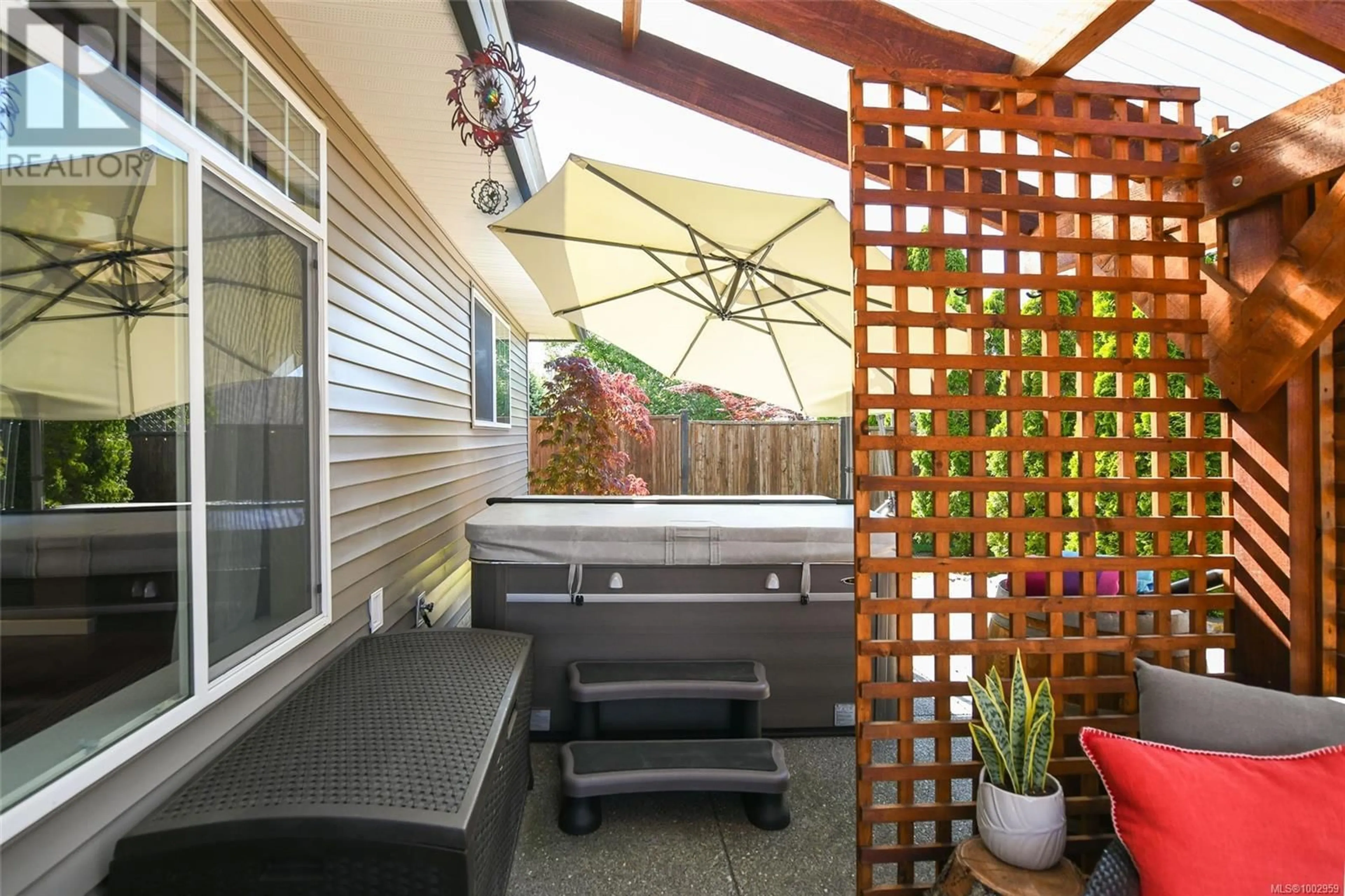 Patio, street for 2664 RYDAL AVENUE, Cumberland British Columbia V0R1S0