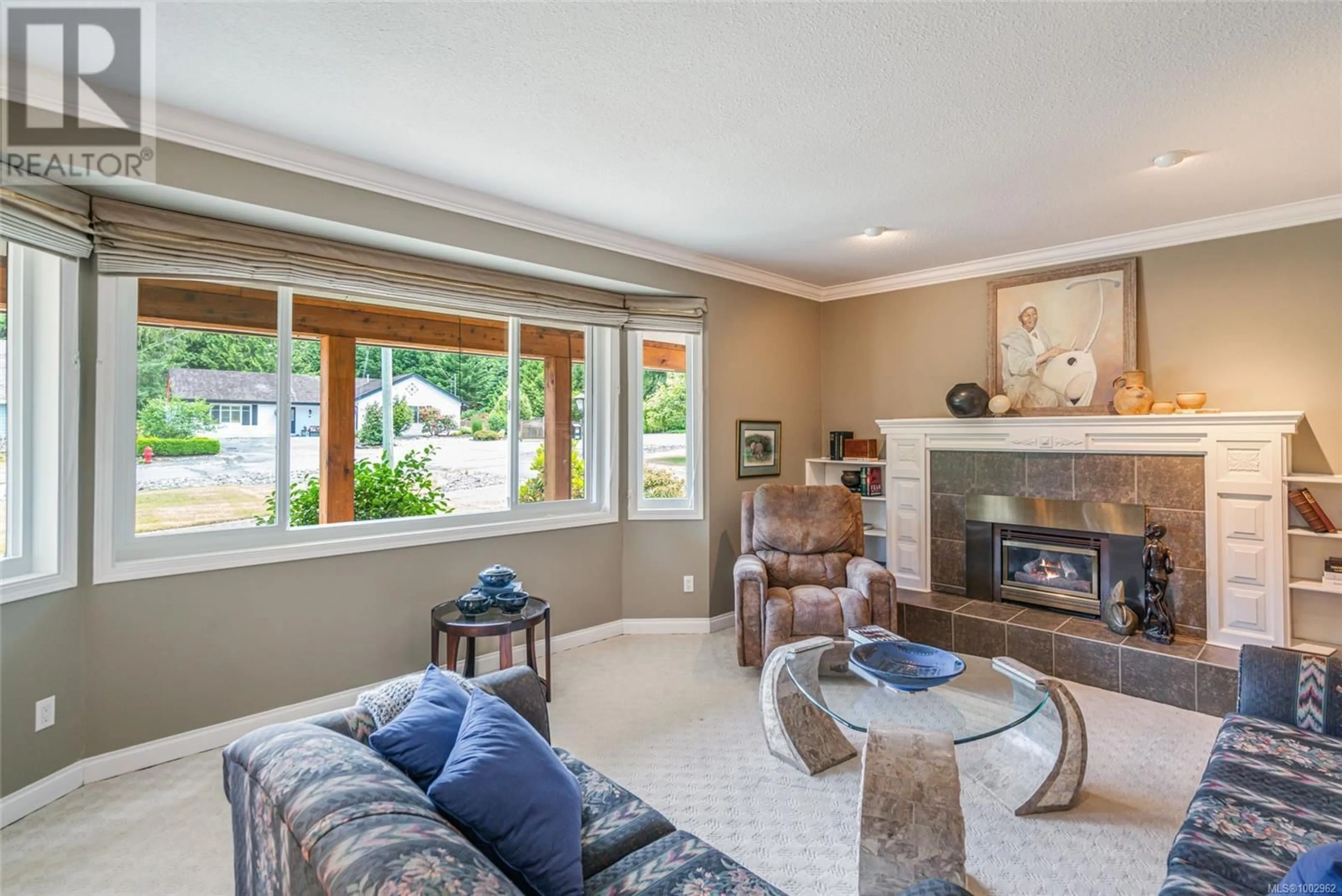 Living room with furniture, unknown for 1023 HARLEQUIN ROAD, Qualicum Beach British Columbia V9K1E2