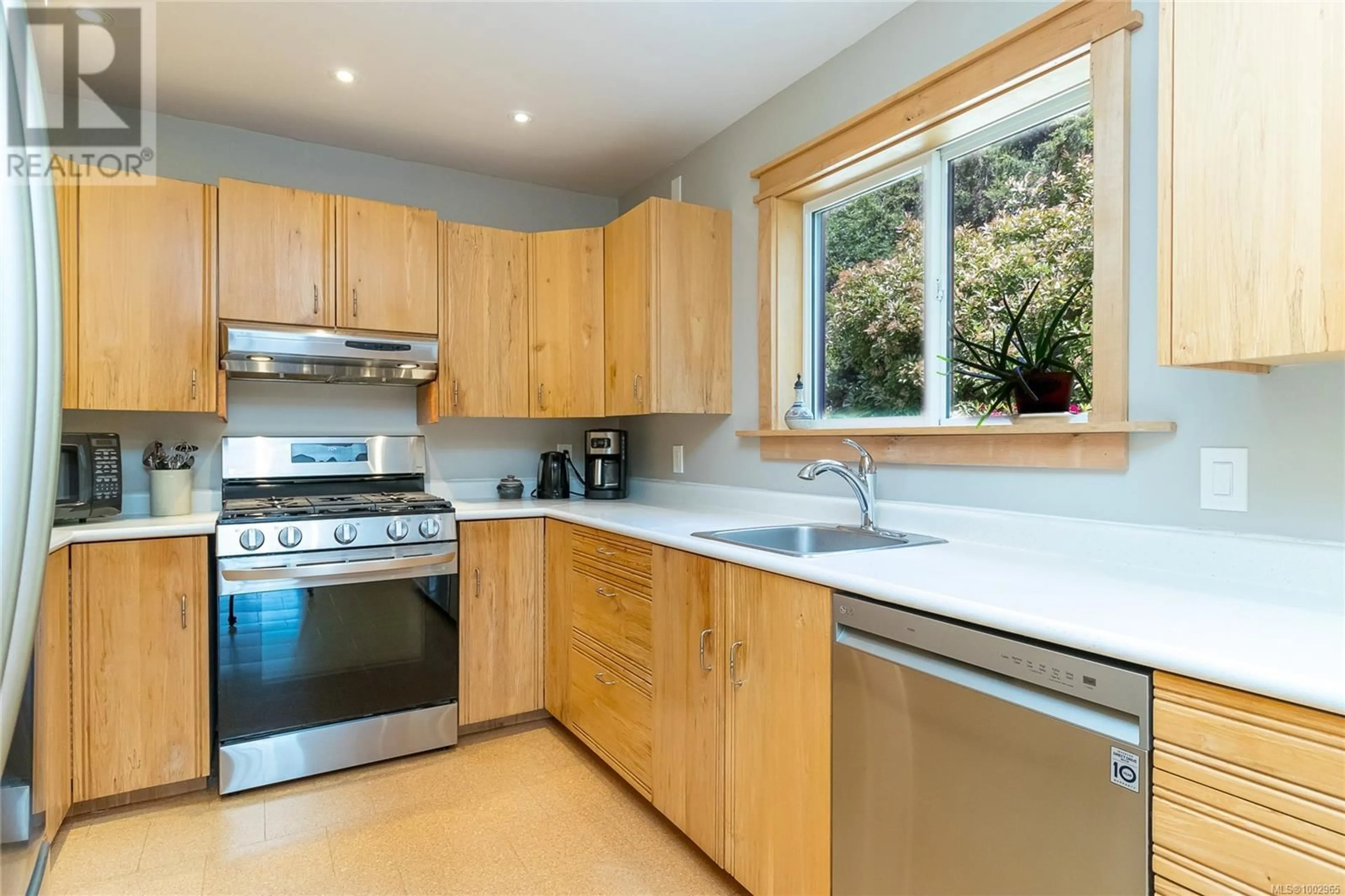 Standard kitchen, unknown for 1537 KALANI ROAD, Errington British Columbia V0R1V0