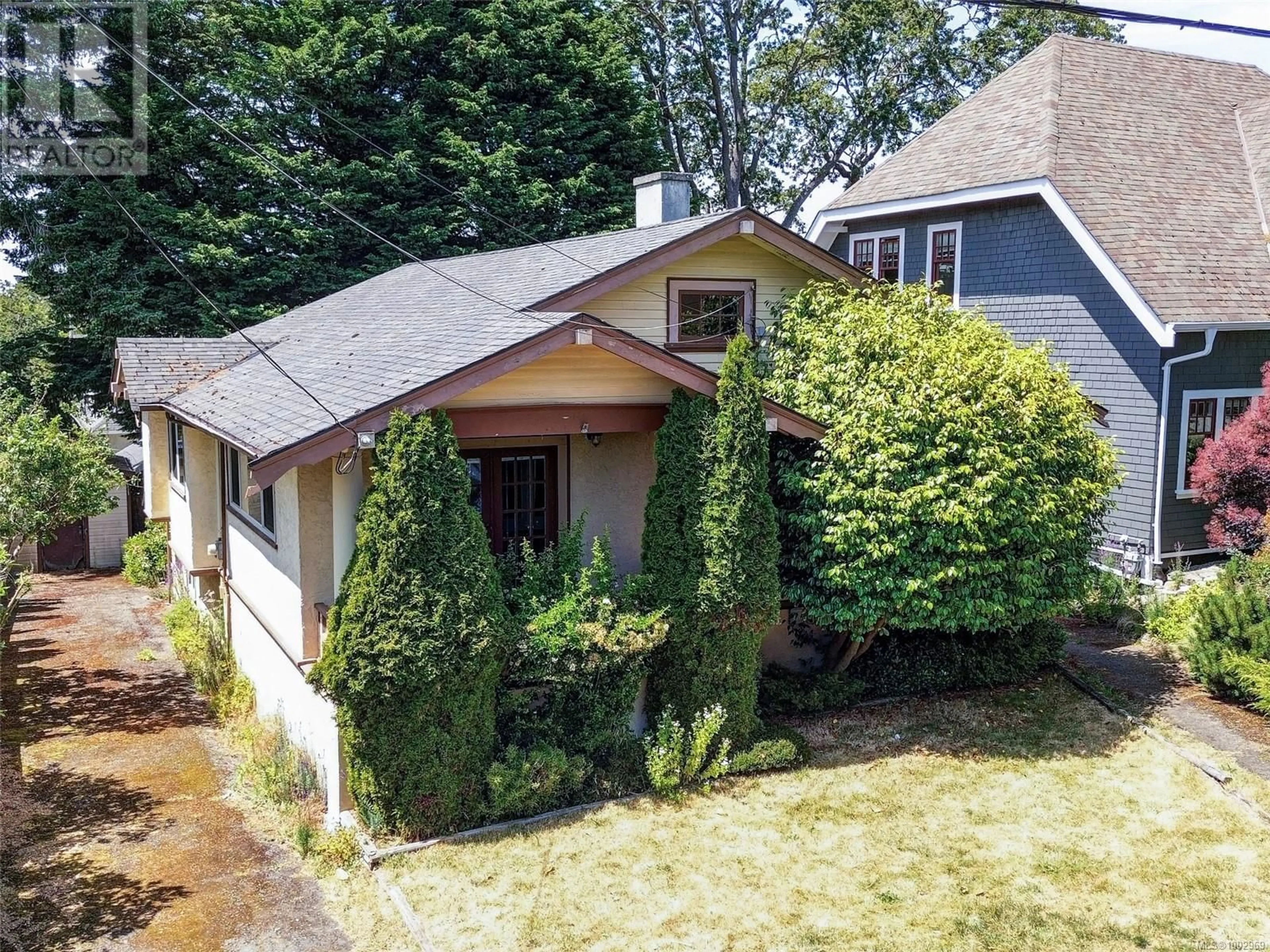 A pic from outside/outdoor area/front of a property/back of a property/a pic from drone, street for 1530 CLIVE DRIVE, Oak Bay British Columbia V8R5W2