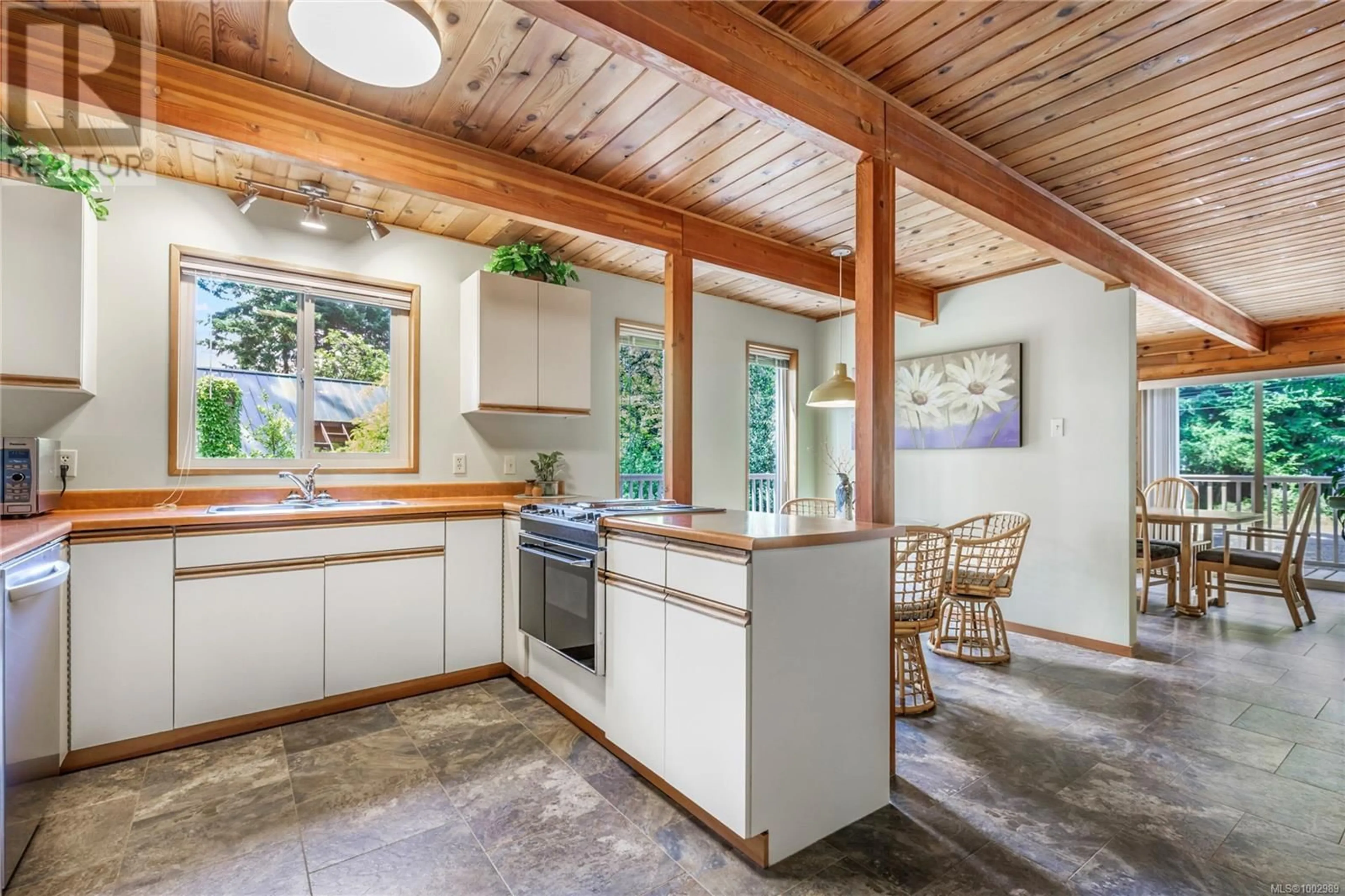 Open concept kitchen, unknown for 150 STAMP WAY, Nanaimo British Columbia V9T3E1
