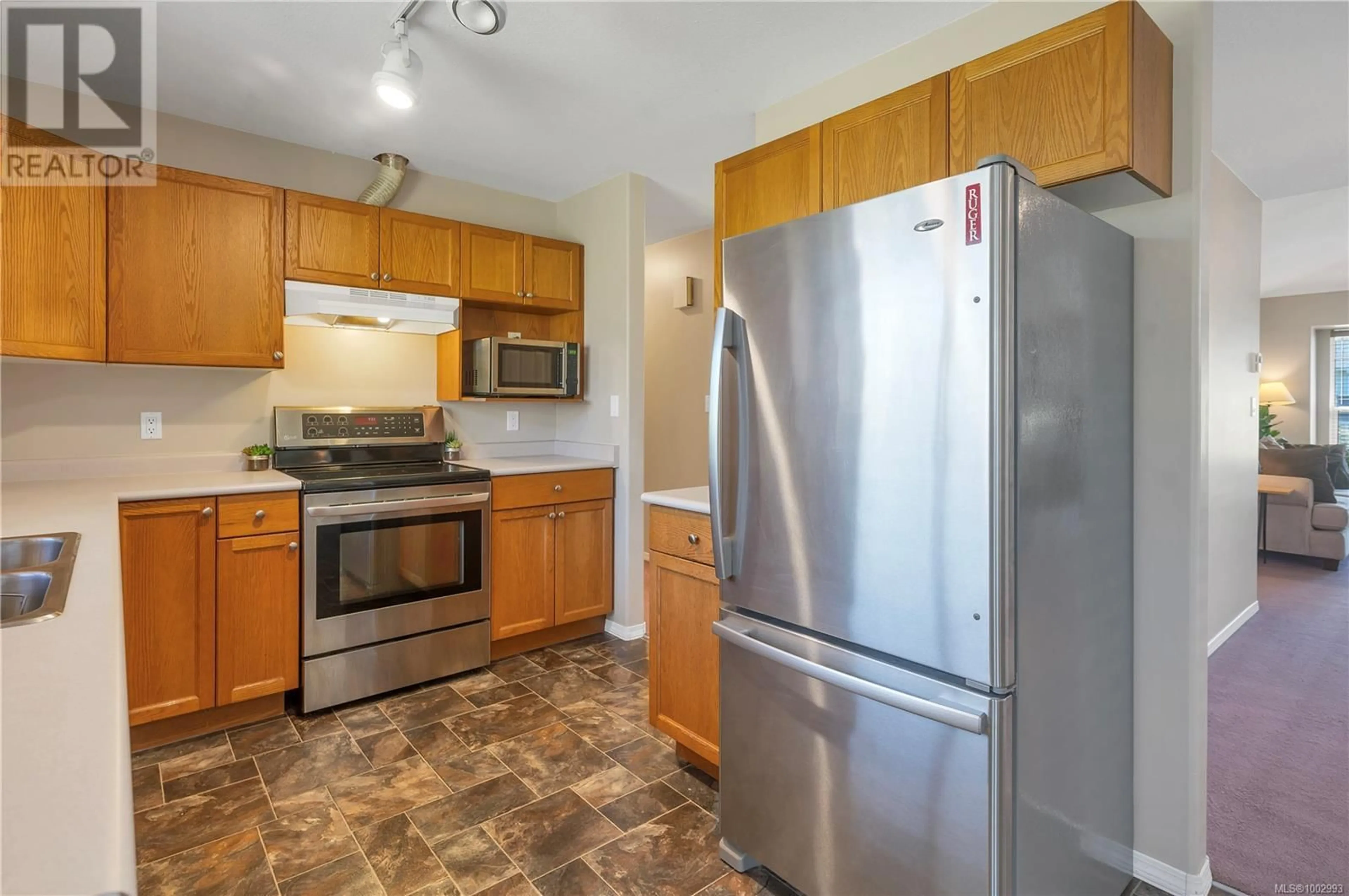 Standard kitchen, unknown for 1074 SPRINGBOK ROAD, Campbell River British Columbia V9W7K7