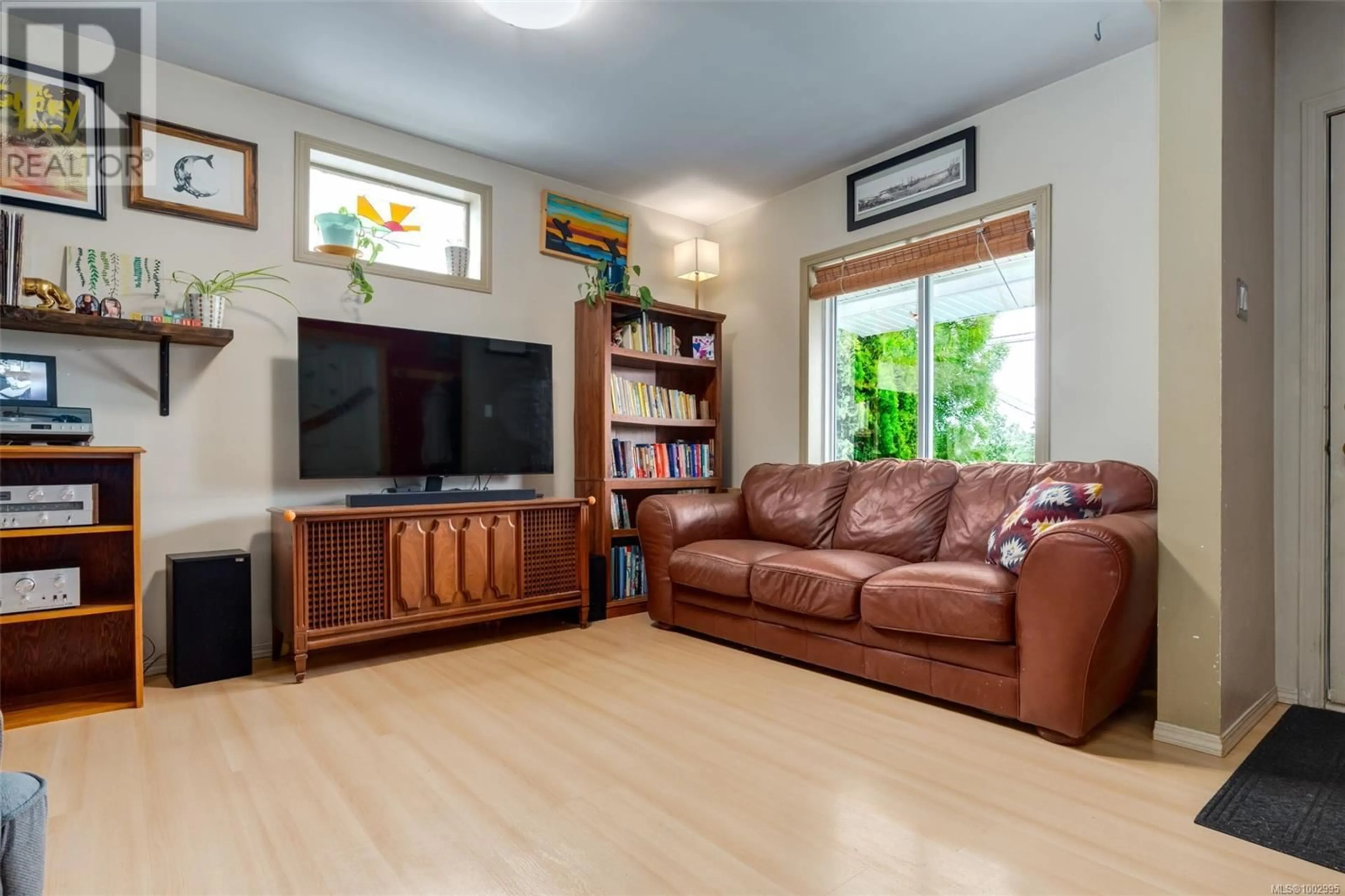 Living room with furniture, unknown for 50 IRWIN STREET, Nanaimo British Columbia V9T5P6