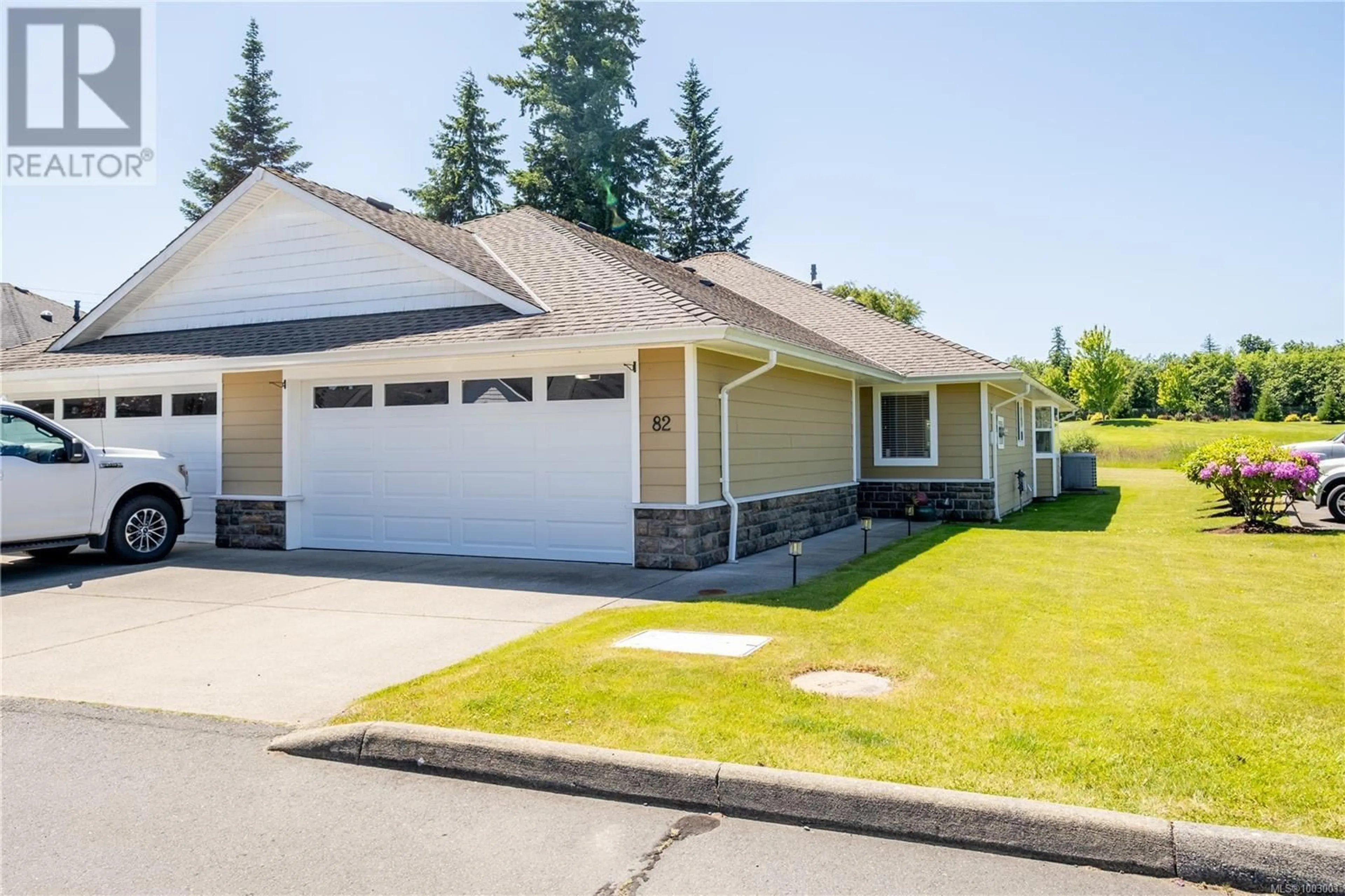 Home with vinyl exterior material, street for 82 - 2006 SIERRA DRIVE, Campbell River British Columbia V9H1V6