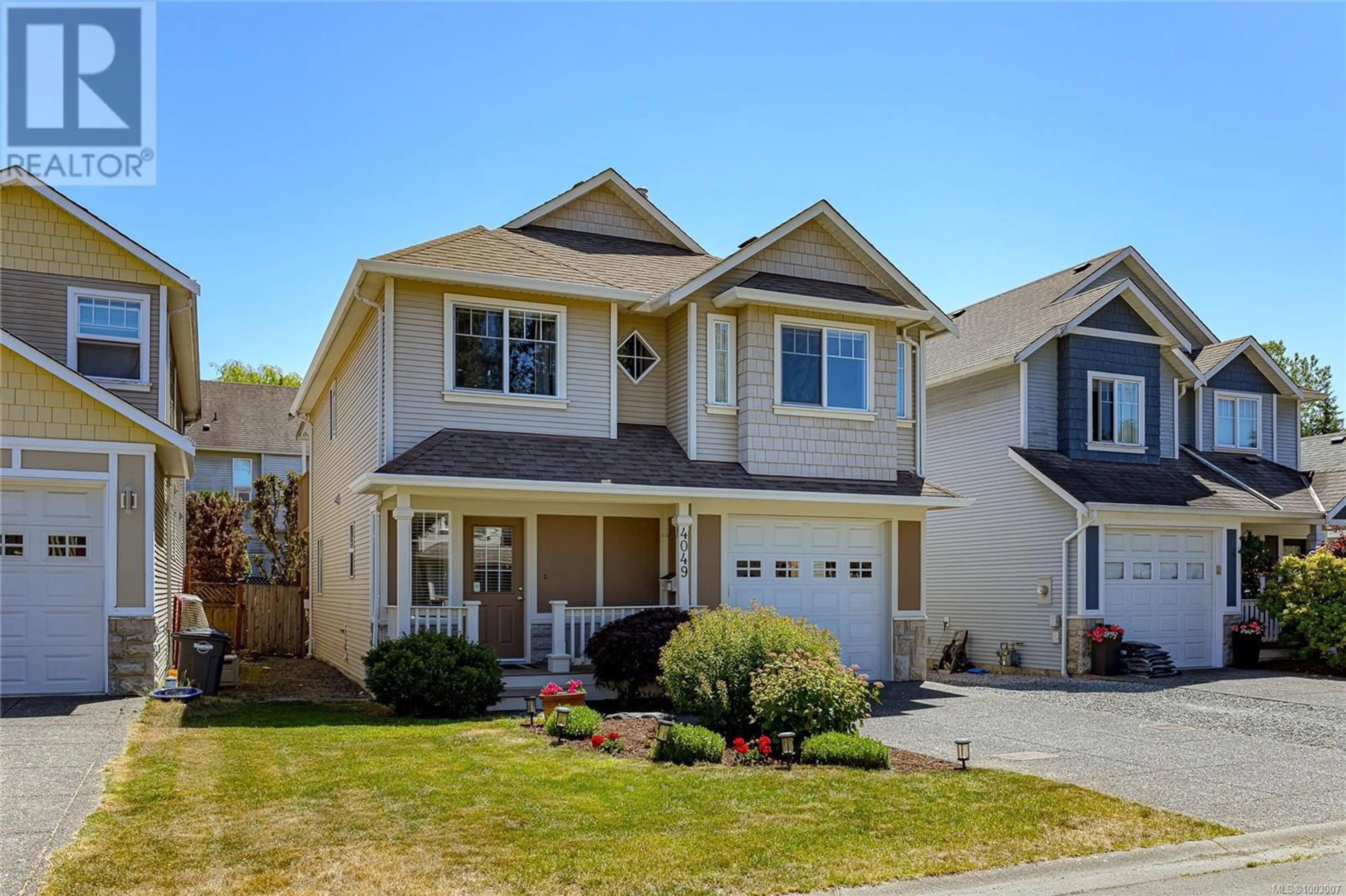 Home with vinyl exterior material, street for 4049 WILLOWBROOK PLACE, Saanich British Columbia V8Z7W9