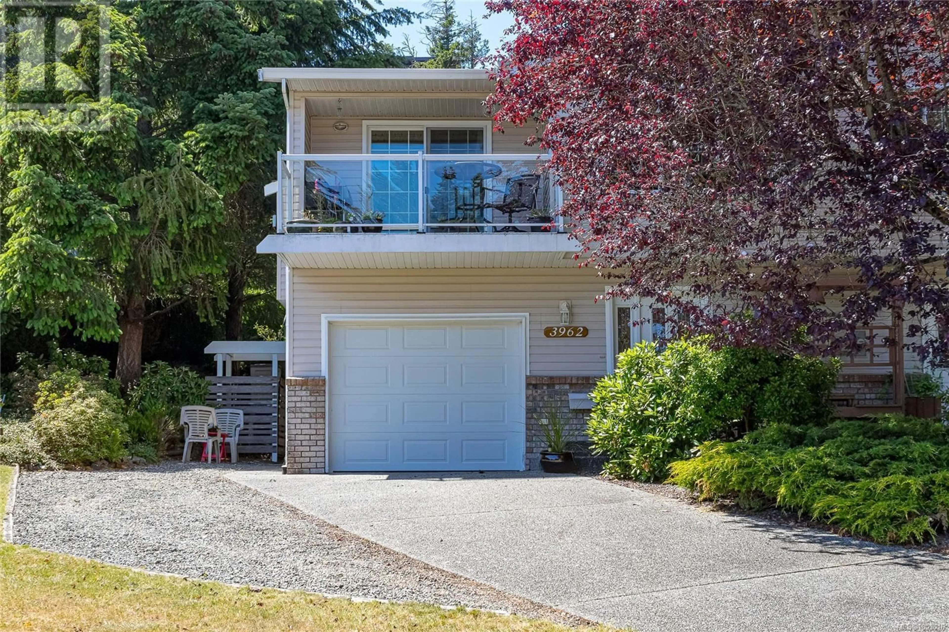 Home with vinyl exterior material, street for 3962 ROCK CITY ROAD, Nanaimo British Columbia V9T4Y8