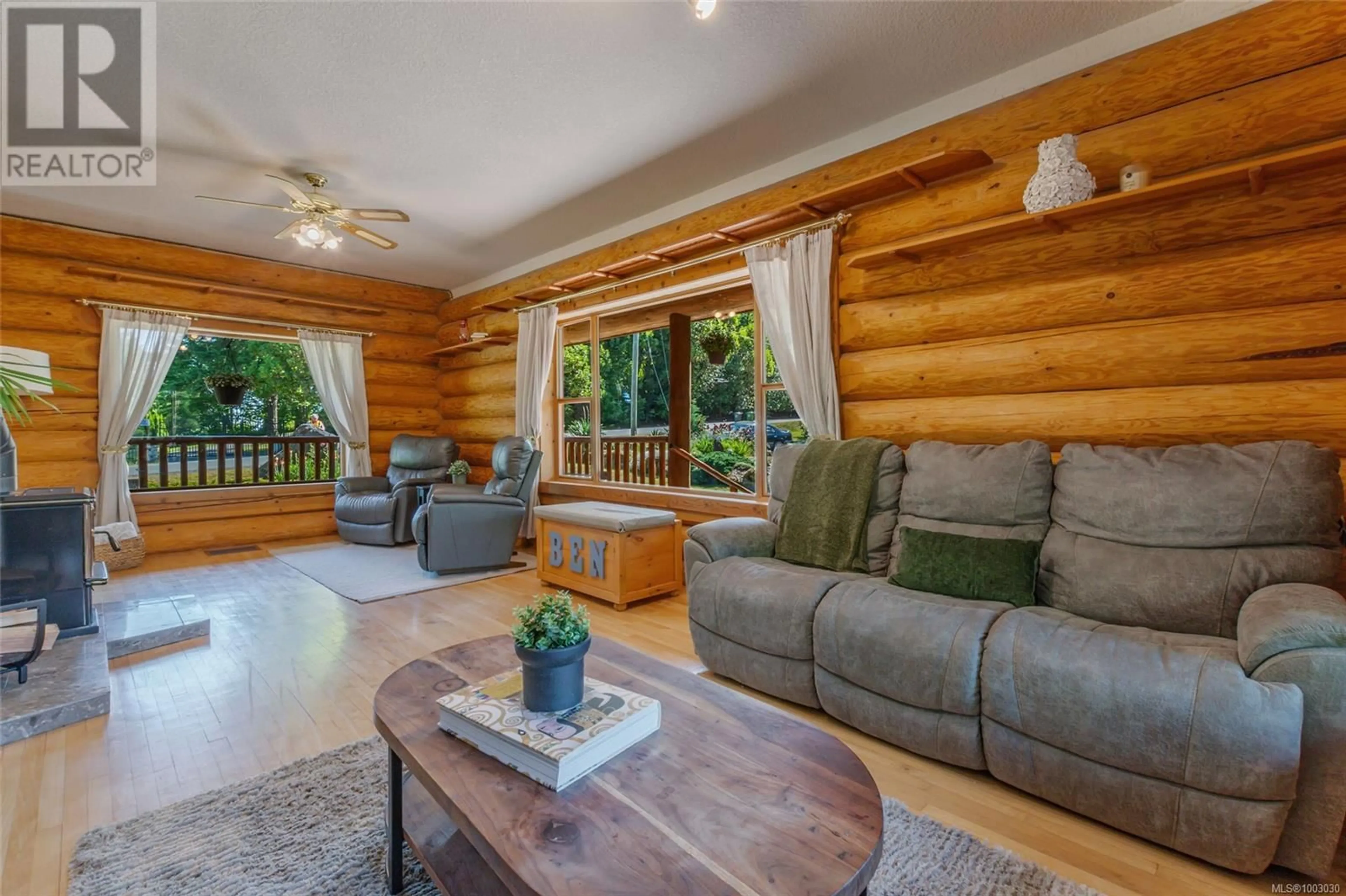 Living room with furniture, wood/laminate floor for 3769 PANORAMA CRESCENT, Chemainus British Columbia V0R1K4