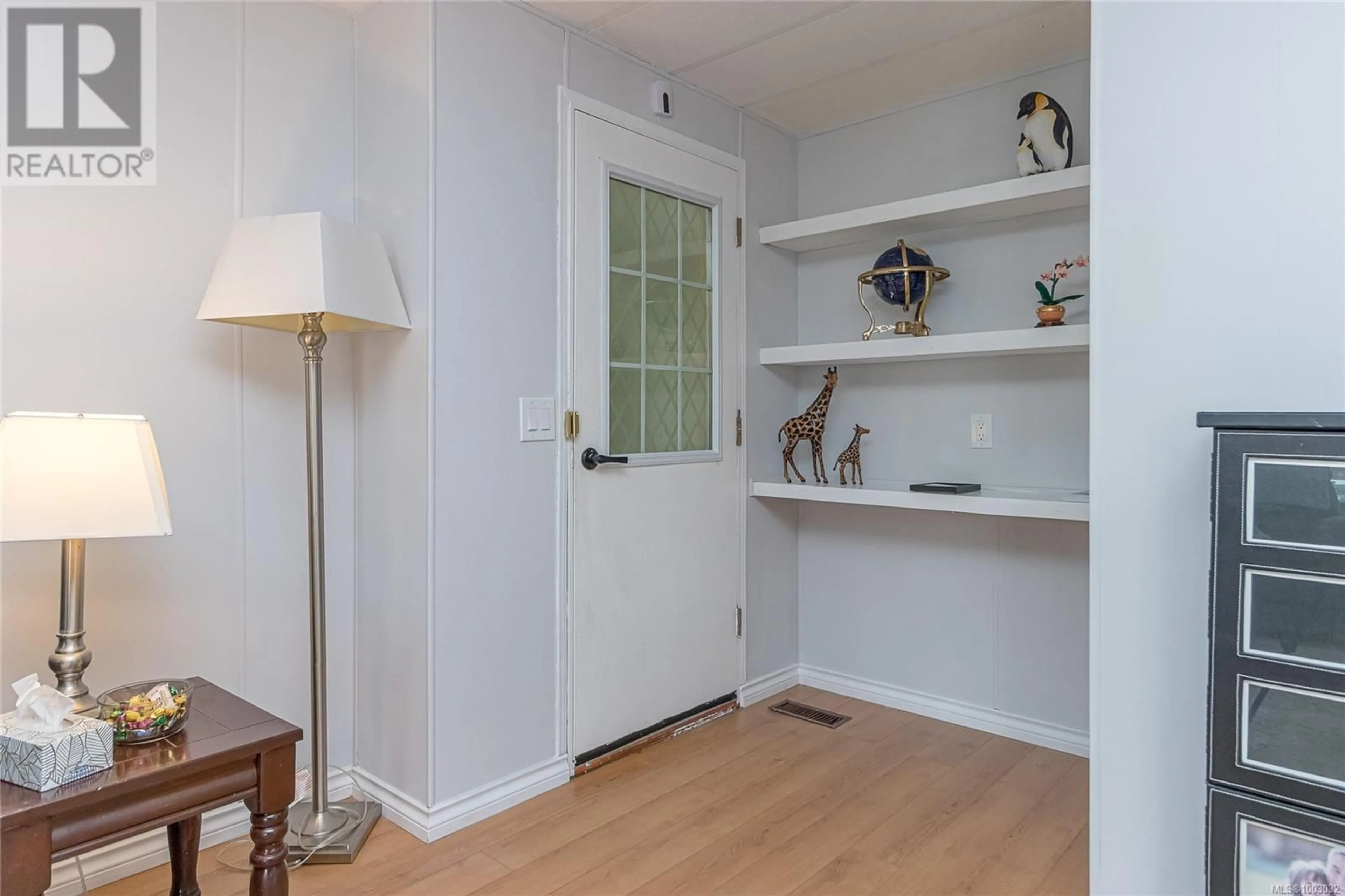 Indoor entryway for 10 - 525 JIM CRAM DRIVE, Ladysmith British Columbia V9G0A5