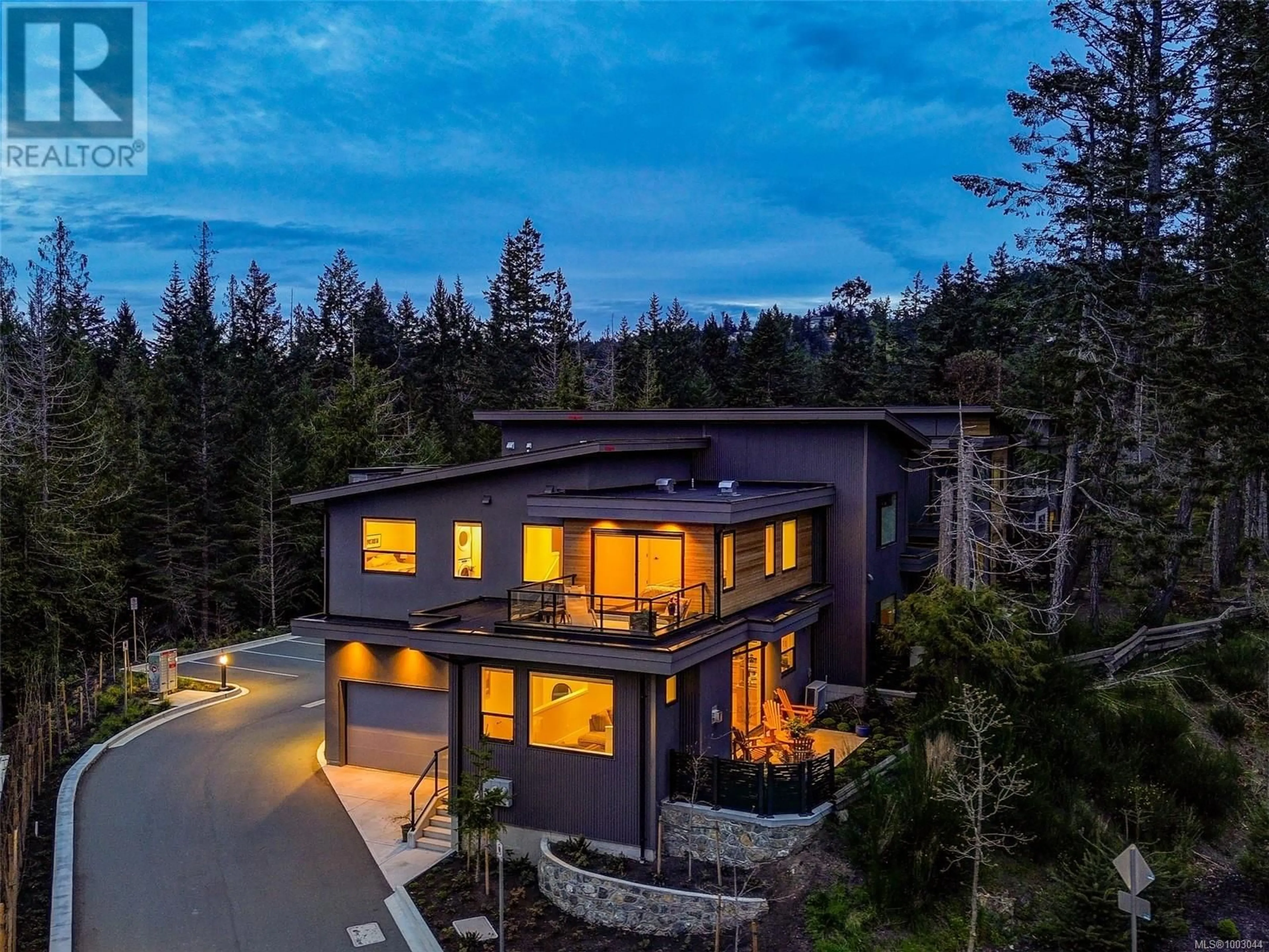 A pic from outside/outdoor area/front of a property/back of a property/a pic from drone, mountain view for 2 - 3921 OLYMPIAN WAY, Colwood British Columbia V9C0T1