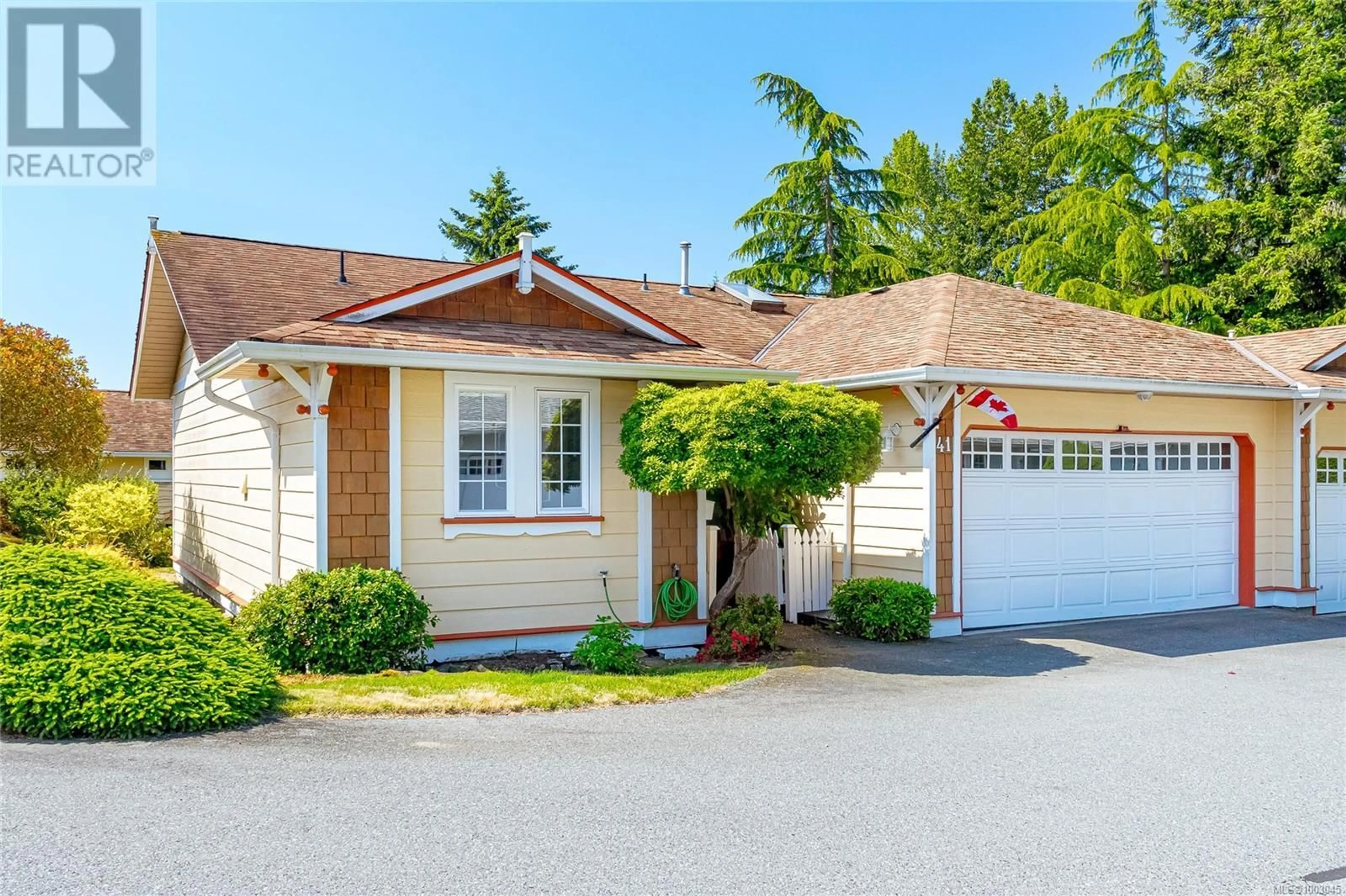 Home with vinyl exterior material, street for 41 - 9933 CHEMAINUS ROAD, Chemainus British Columbia V0R1K0