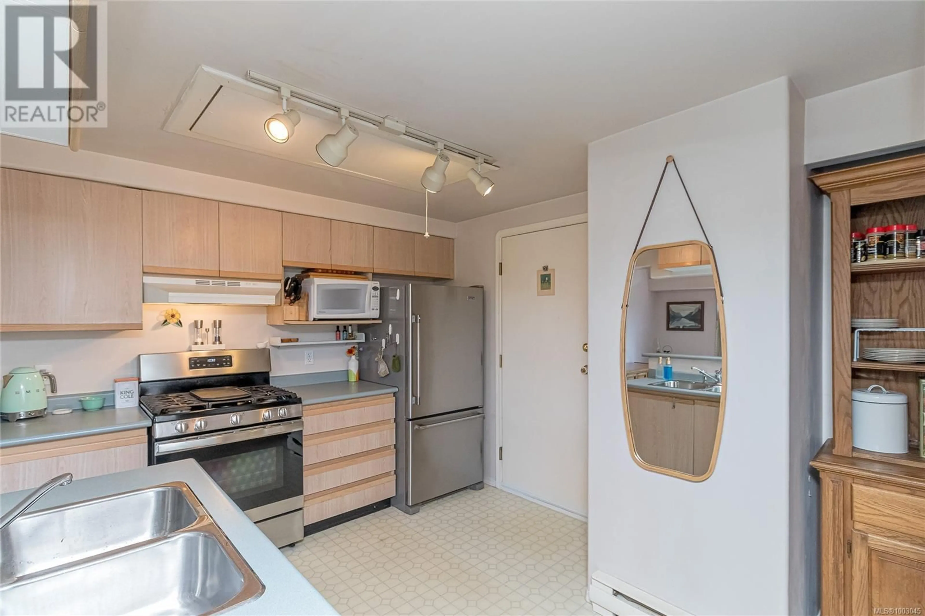 Standard kitchen, unknown for 41 - 9933 CHEMAINUS ROAD, Chemainus British Columbia V0R1K0