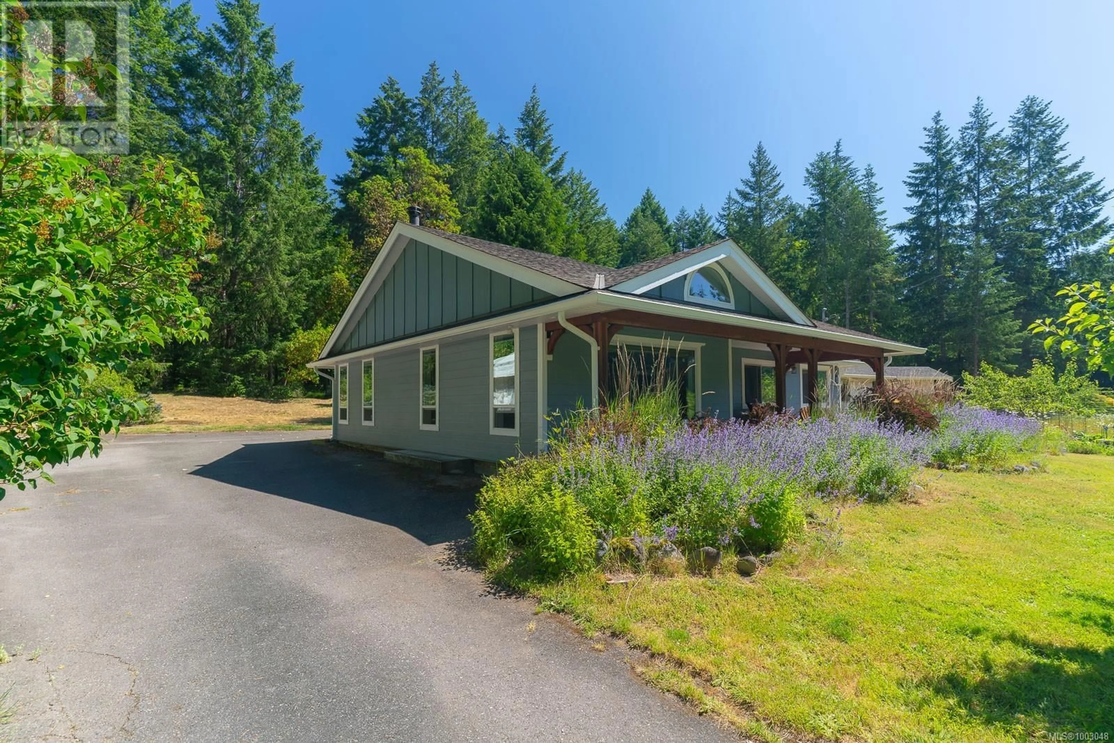 A pic from outside/outdoor area/front of a property/back of a property/a pic from drone, unknown for 3368 MCGUIRE WAY, Nanaimo British Columbia V9G1C4