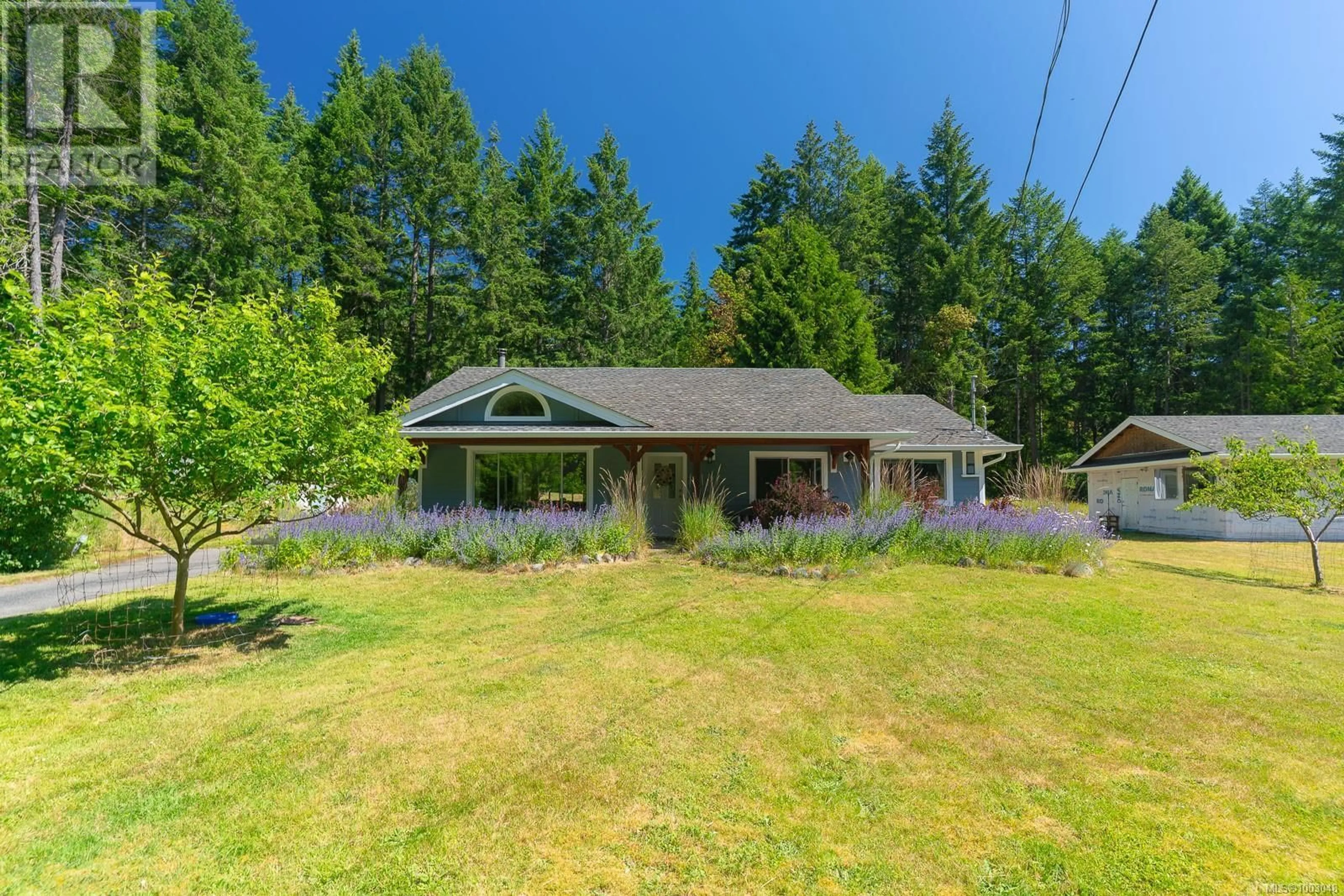 A pic from outside/outdoor area/front of a property/back of a property/a pic from drone, unknown for 3368 MCGUIRE WAY, Nanaimo British Columbia V9G1C4