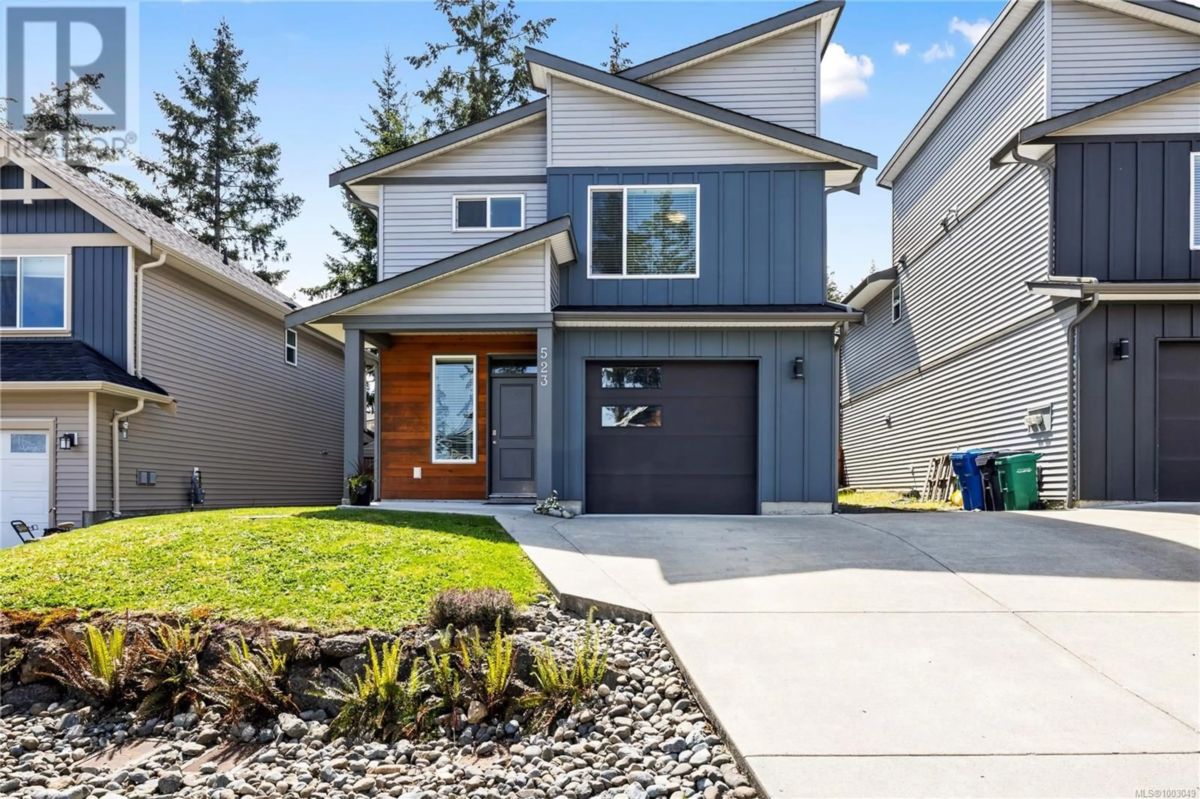 Home with vinyl exterior material, street for 523 STEEVES ROAD, Nanaimo British Columbia V9R0H8