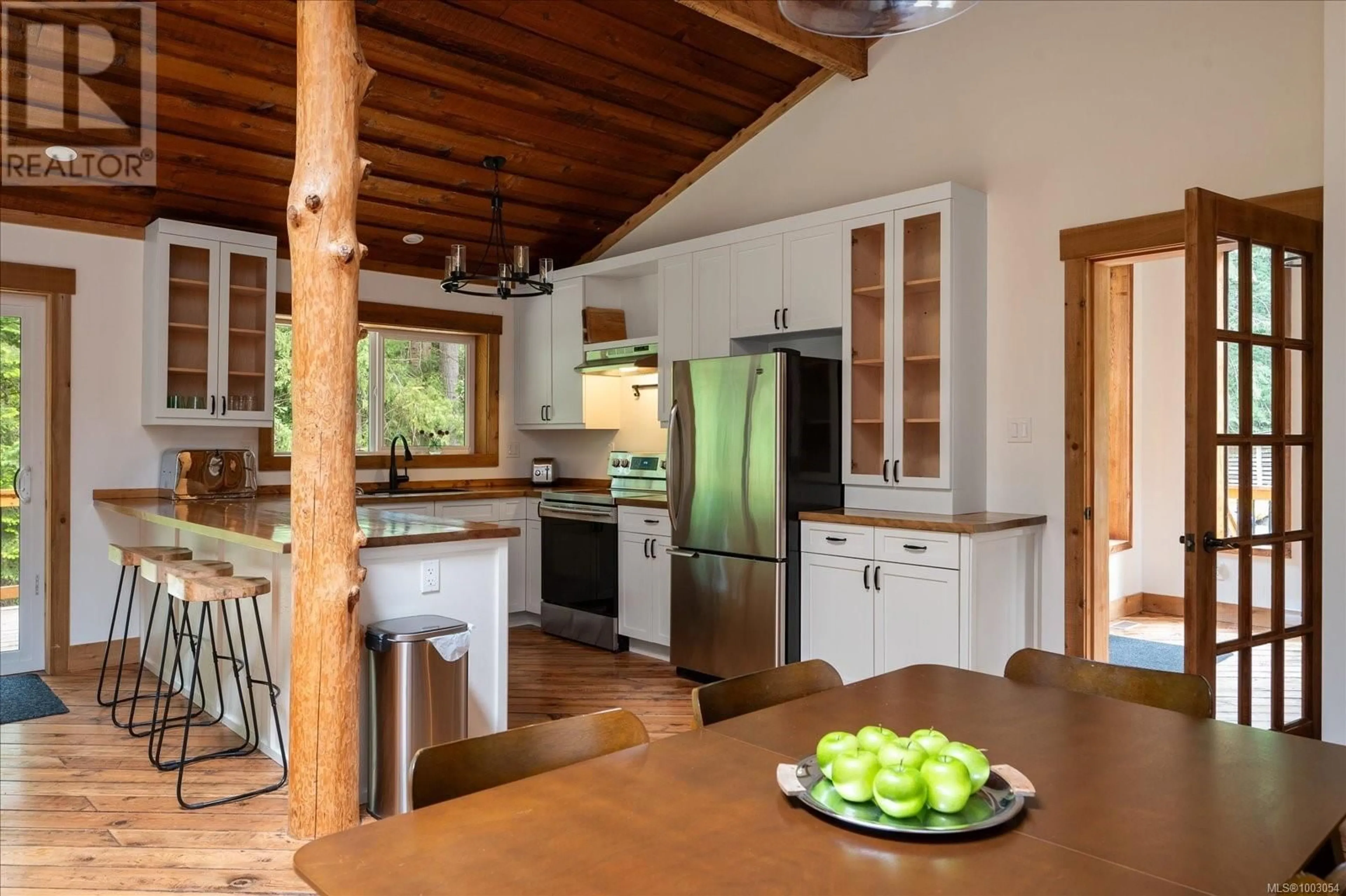 Rustic kitchen, unknown for 3412 JURIET ROAD, Nanaimo British Columbia V9G1C8