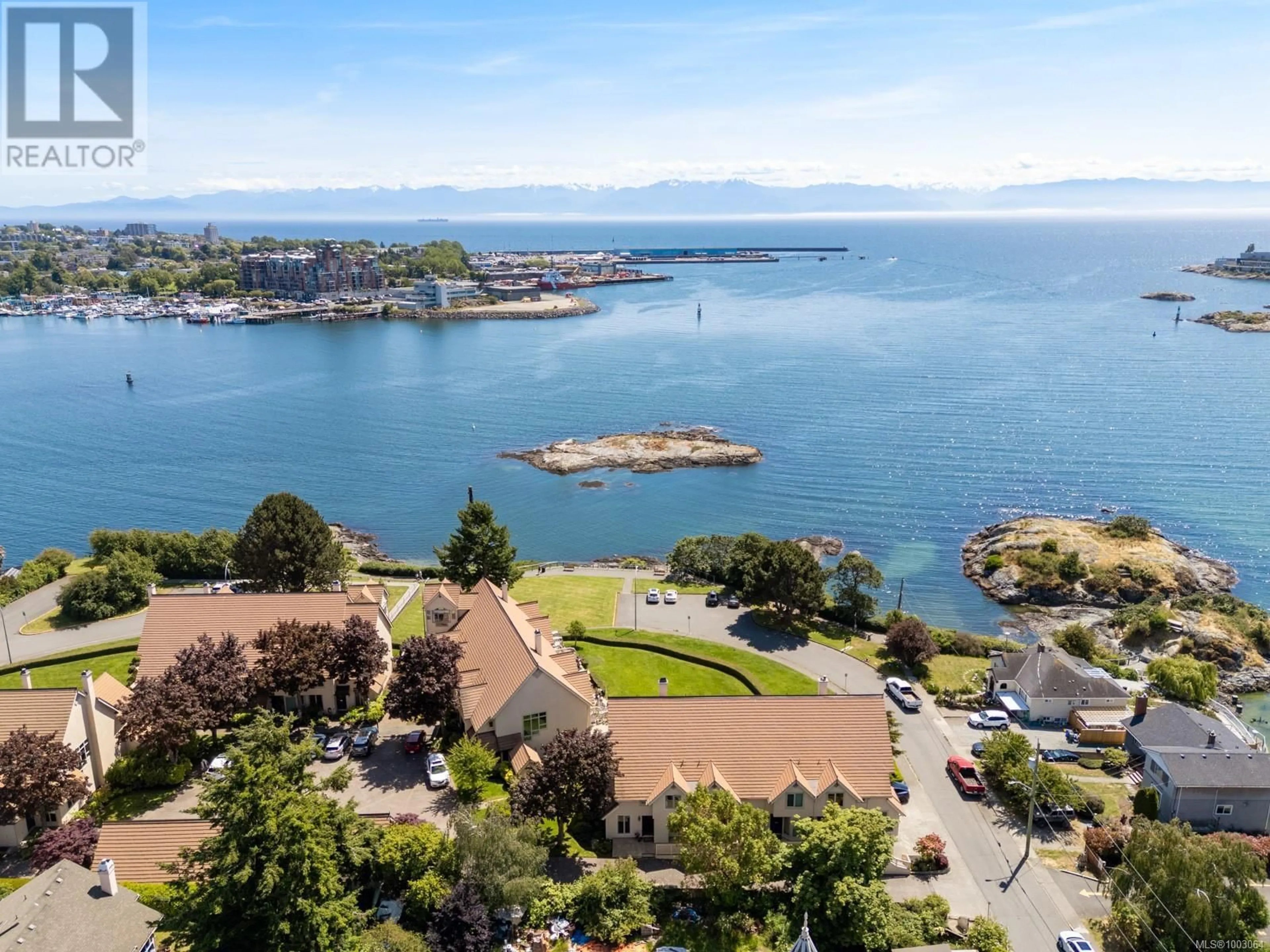 A pic from outside/outdoor area/front of a property/back of a property/a pic from drone, water/lake/river/ocean view for 40 - 211 ROBERT STREET, Victoria British Columbia V9A3Z1
