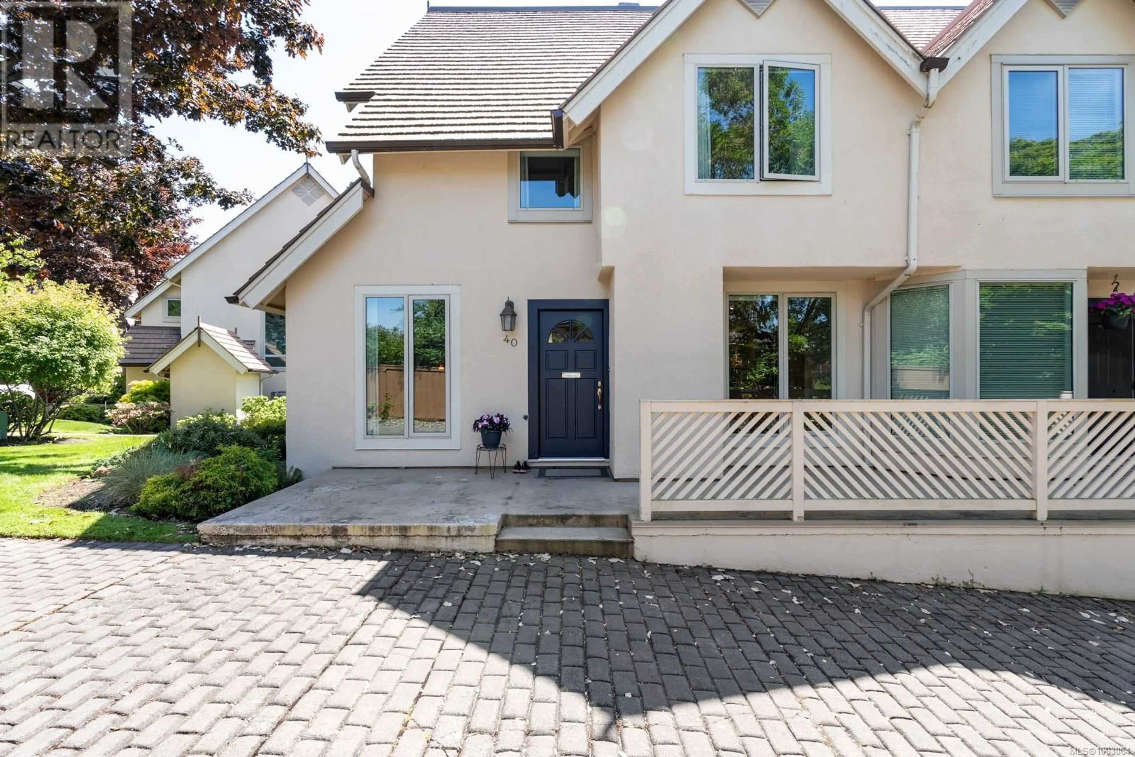Unknown for 40 - 211 ROBERT STREET, Victoria British Columbia V9A3Z1
