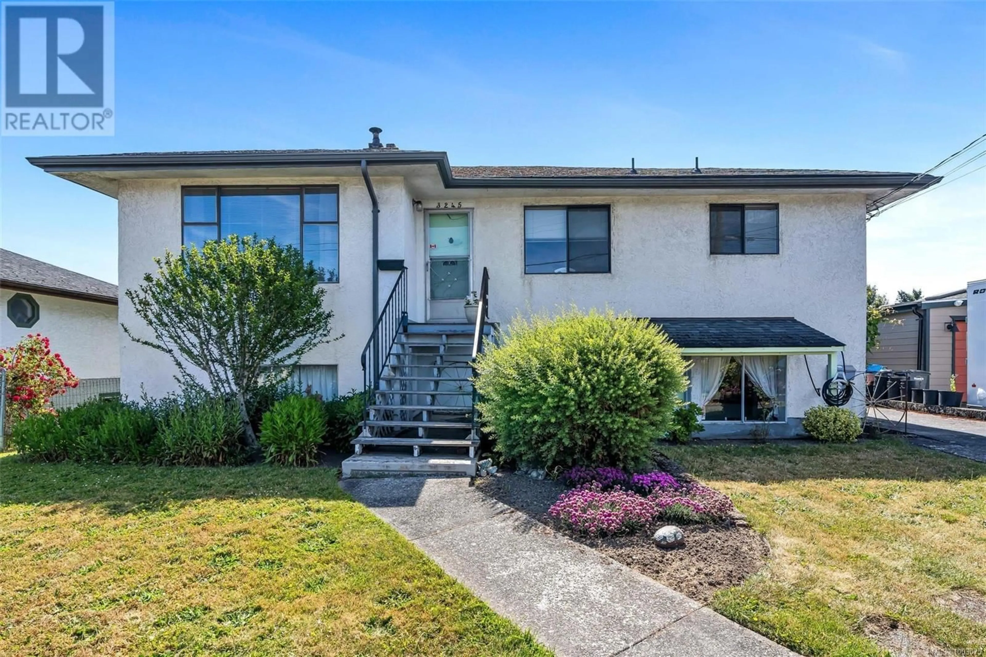 Home with vinyl exterior material, street for 3245 ALBION ROAD, Saanich British Columbia V8Z3T5